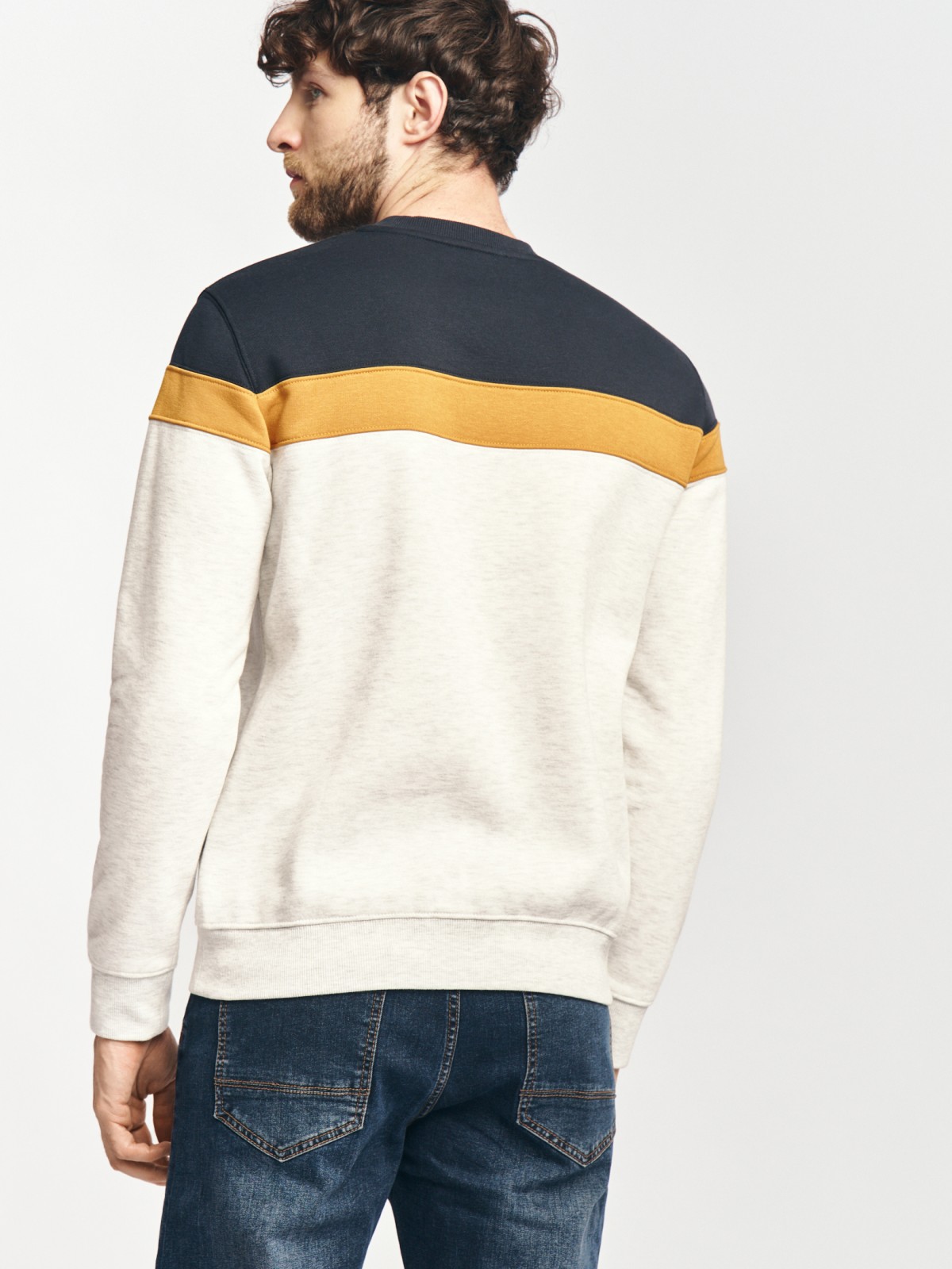 Утеплённый свитшот прямого кроя с начёсом