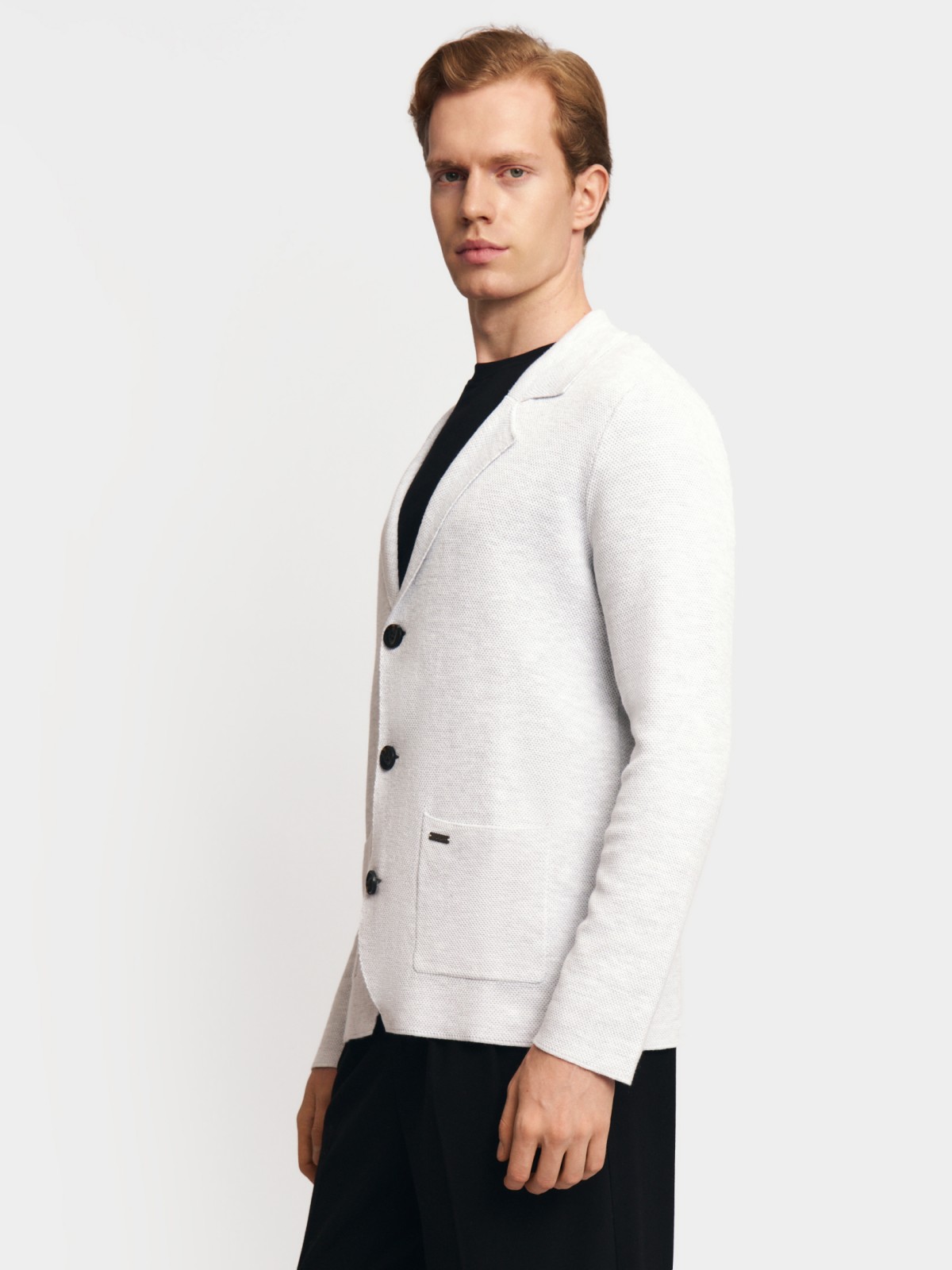 Вязаный кардиган на пуговицах с воротником и карманами