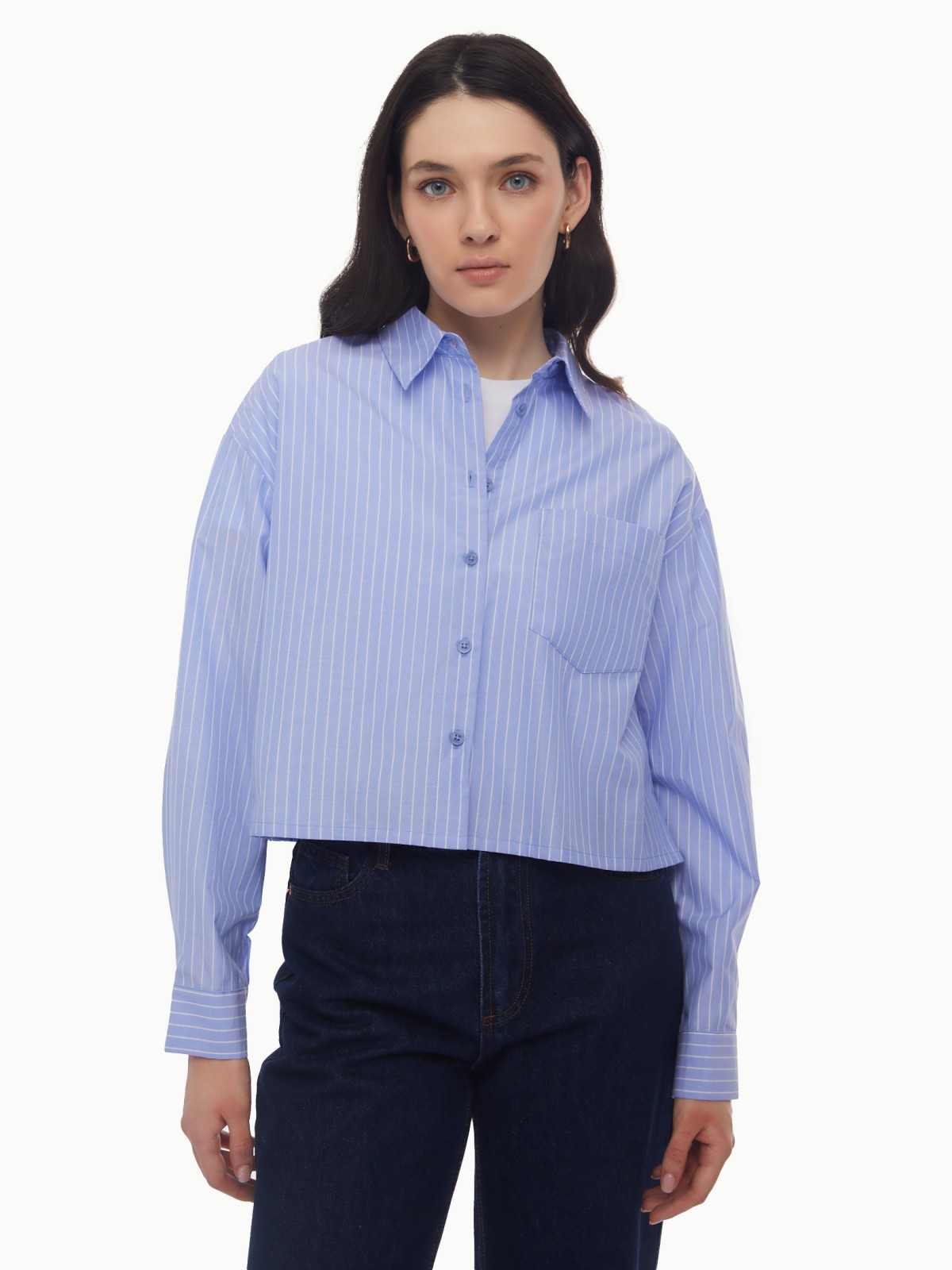 Рубашка укороченного силуэта с узором в полоску zolla светло-голубого цвета