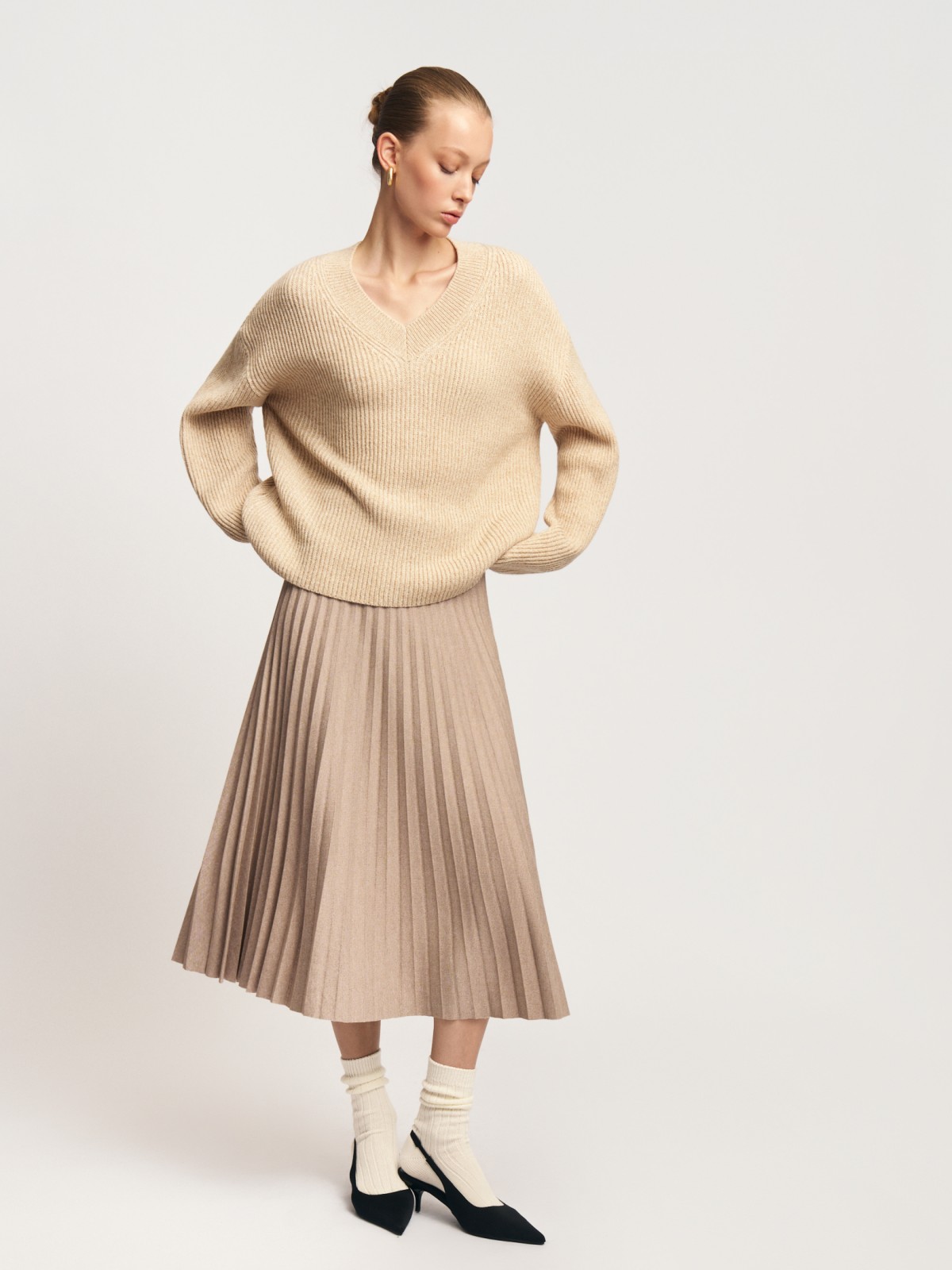 Юбка плиссе на резинке в длине миди