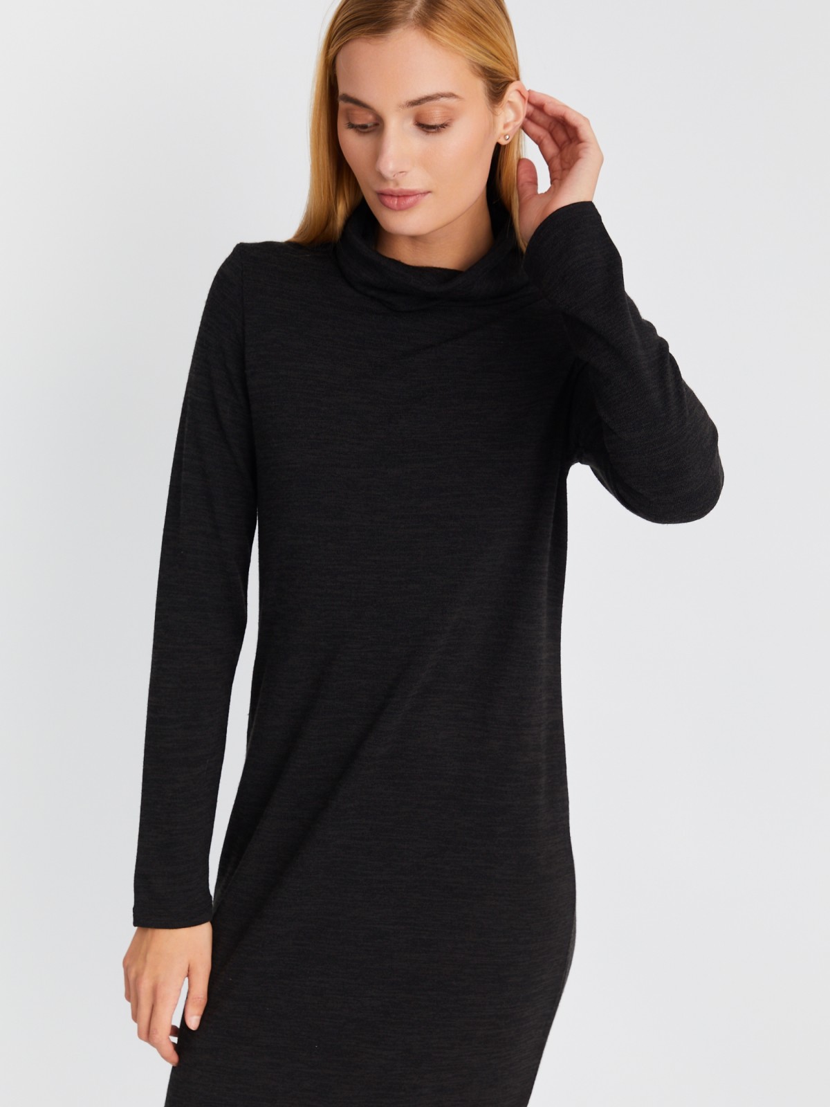 Трикотажное платье-свитер длины миди с высоким горлом zolla 02334819F062, цвет темно-серый, размер XS - фото 5