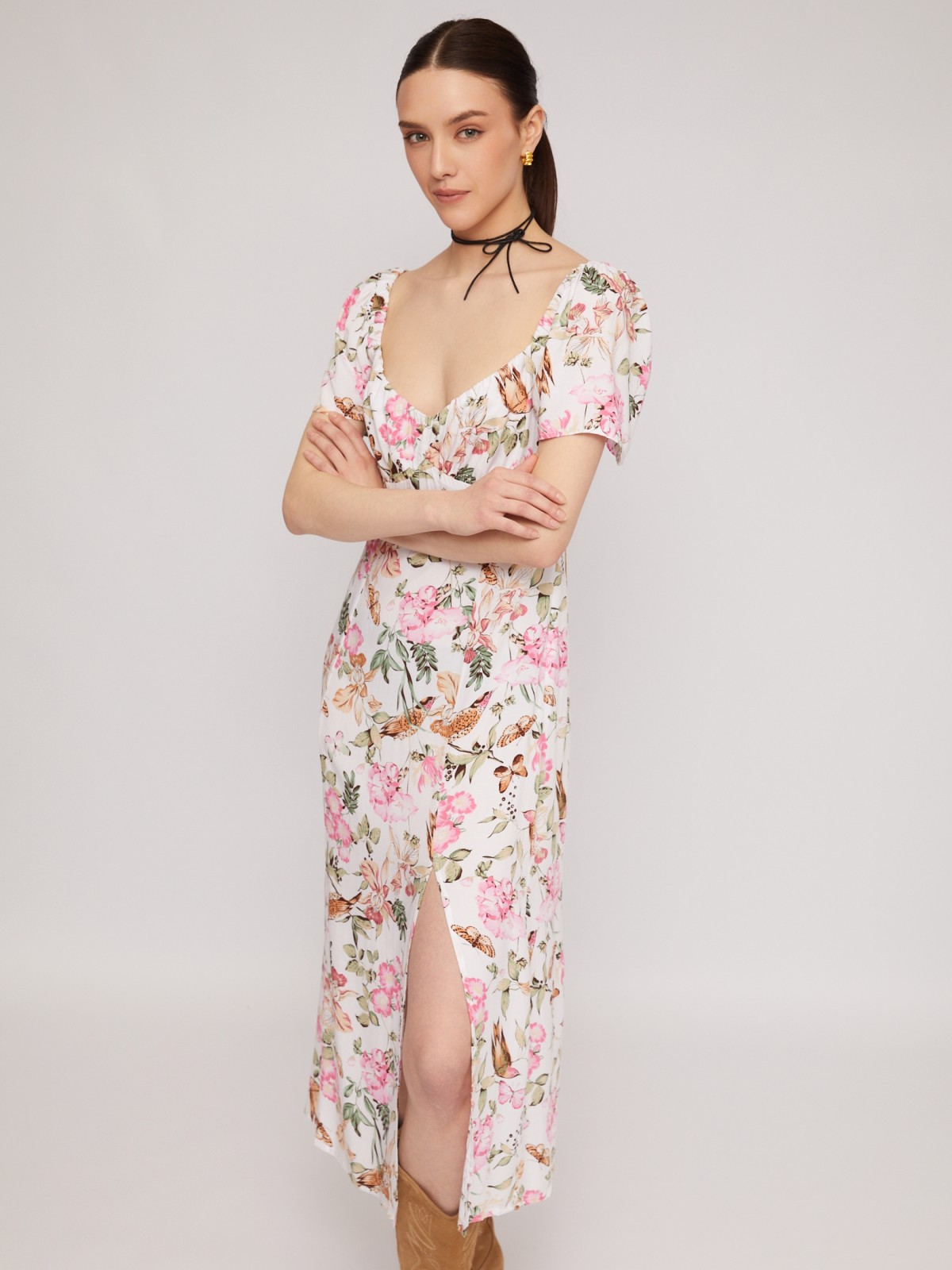 Платье миди из вискозы с коротким рукавом и разрезом