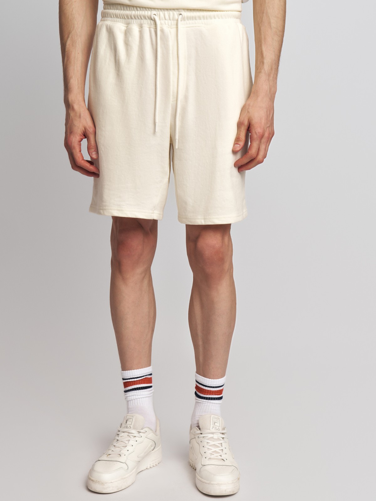 Трикотажные шорты на резинке