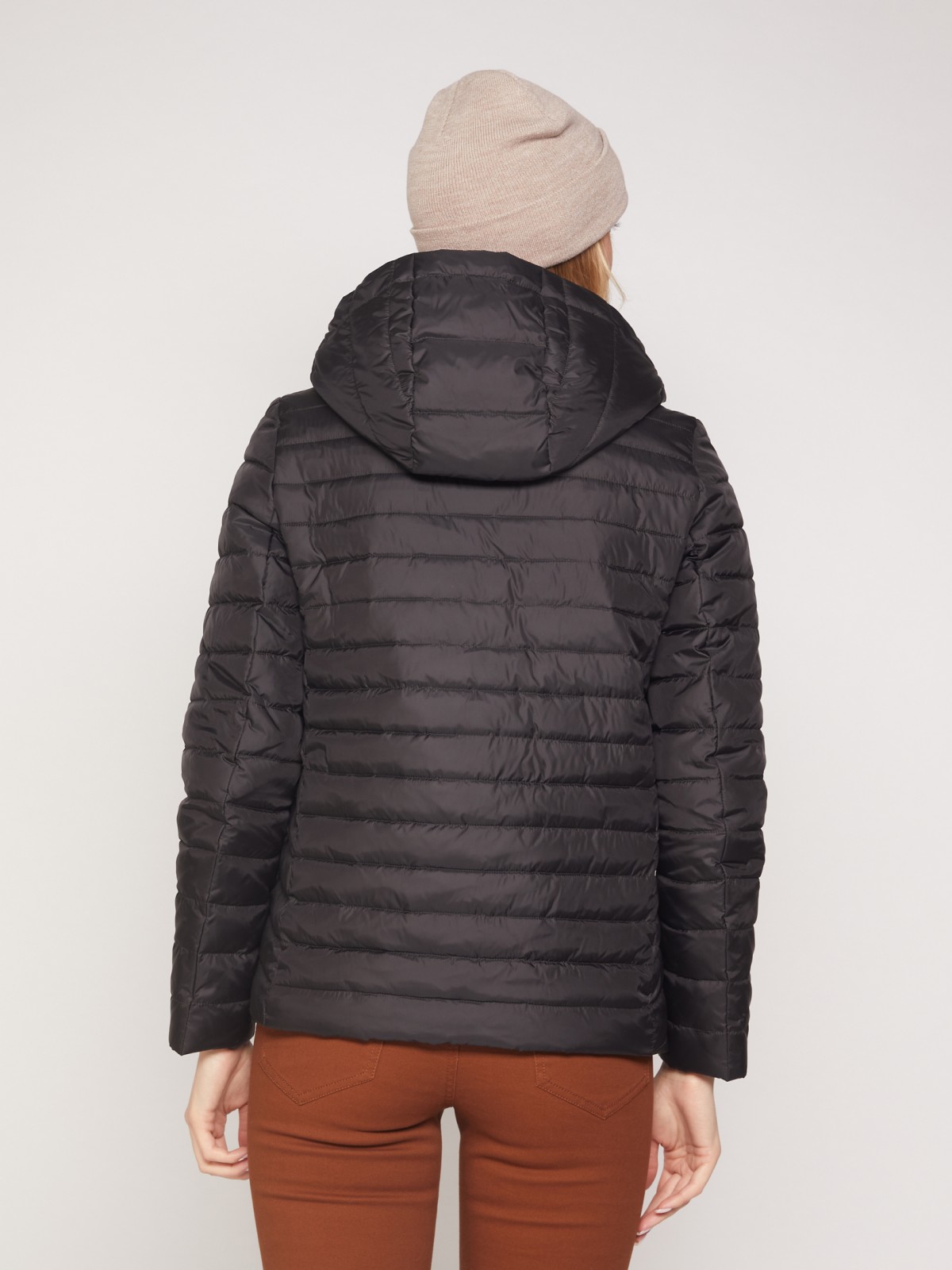 Лёгкая куртка с капюшоном zolla 021335112024, цвет черный, размер XS - фото 6