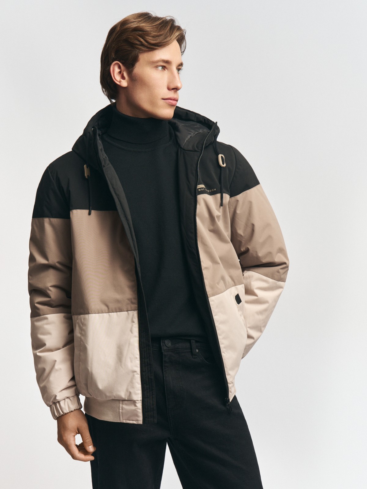 Утеплённая куртка-бомбер на синтепоне с капюшоном