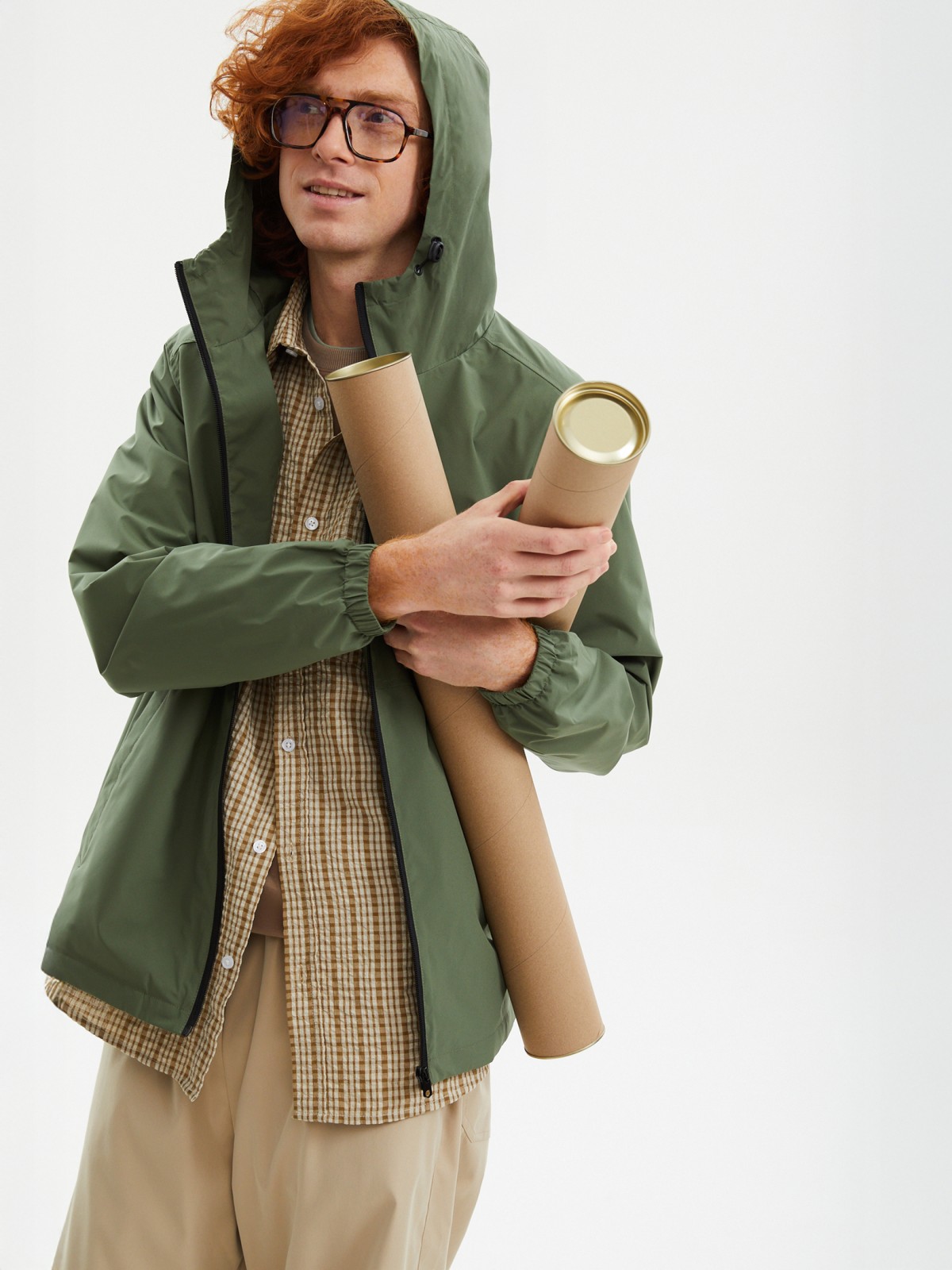 Куртка-ветровка с капюшоном