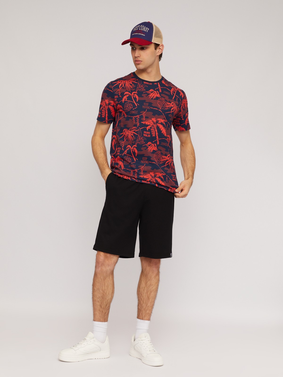 Трикотажные шорты на резинке