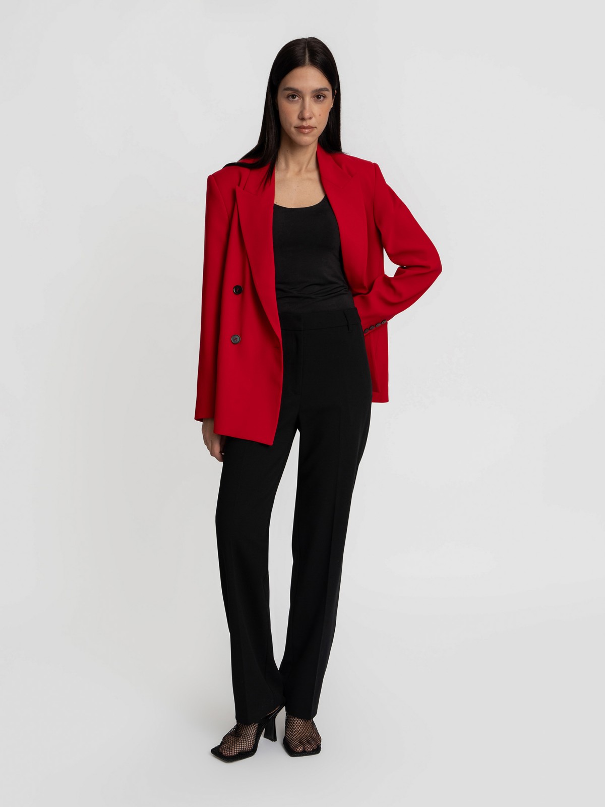 Жакет прямого силуэта на пуговицах