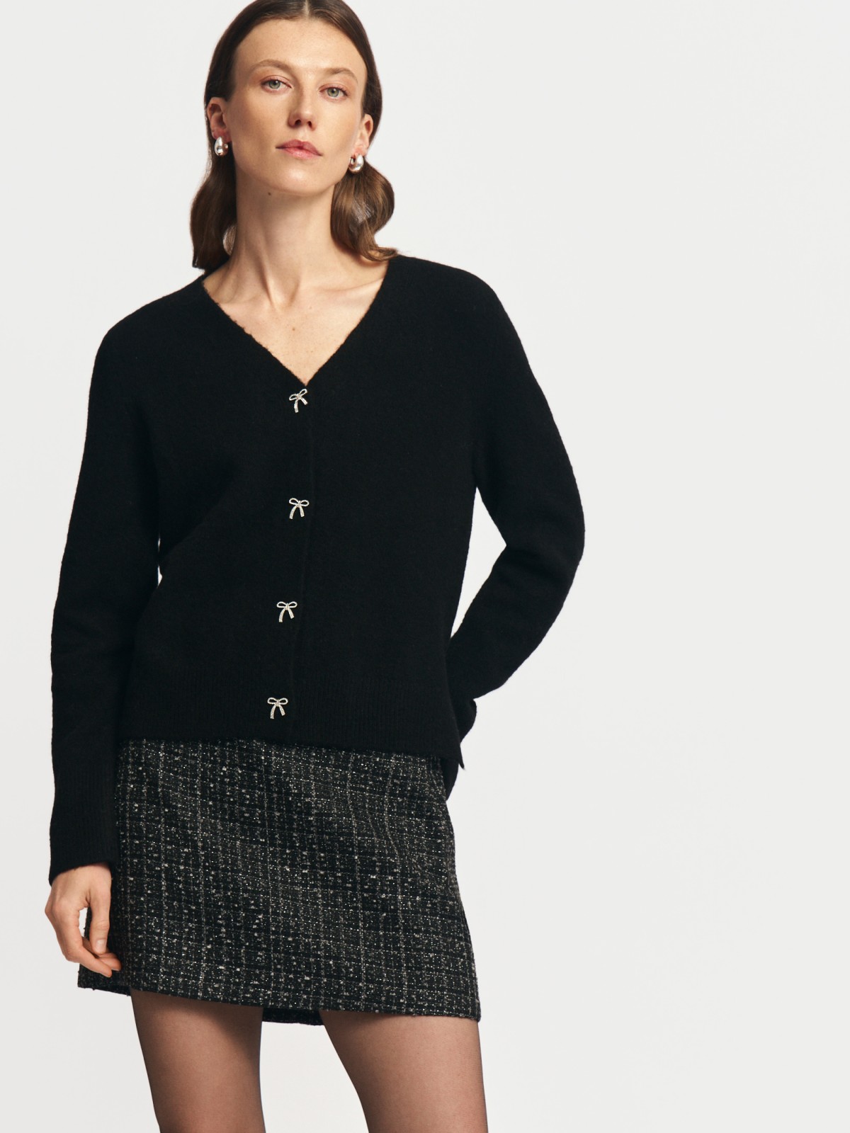 Вязаный короткий кардиган на пуговицах