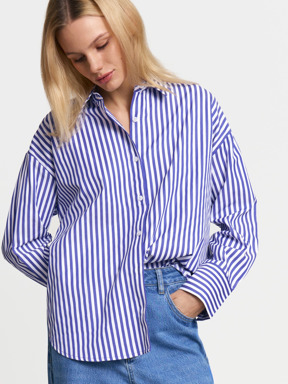 Рубашка оверсайз силуэта с узором в полоску