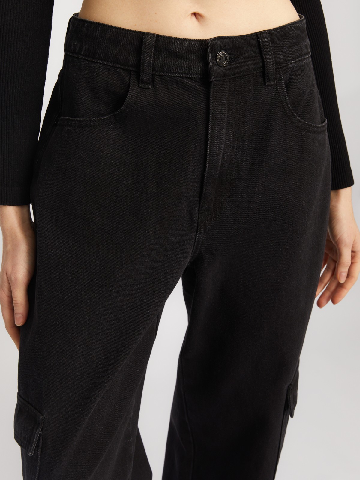 Джинсы прямого силуэта из хлопка с карманами карго zolla 024117125021, цвет черный, размер 26 - фото 3