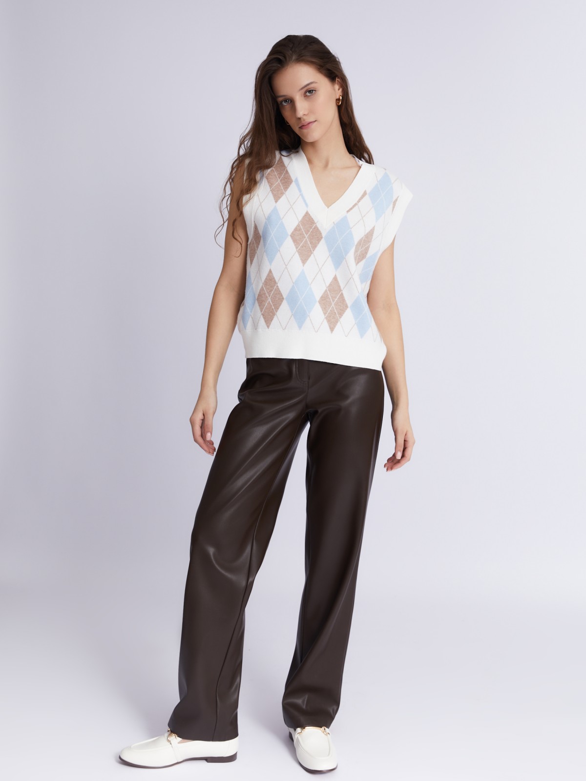 Жилет прямого силуэта из вязаного трикотажа с узором