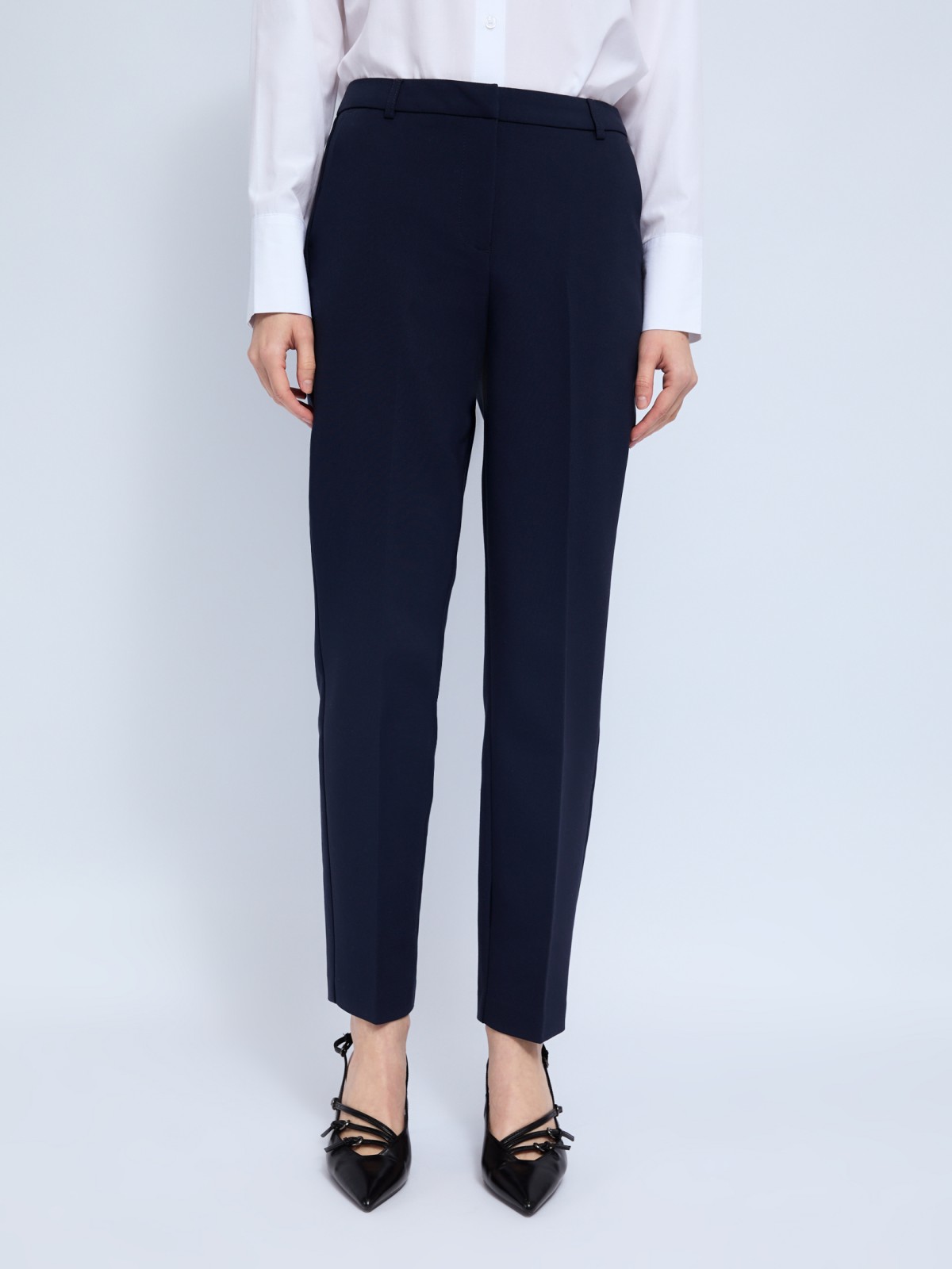 Офисные брюки силуэта Slim со стрелками