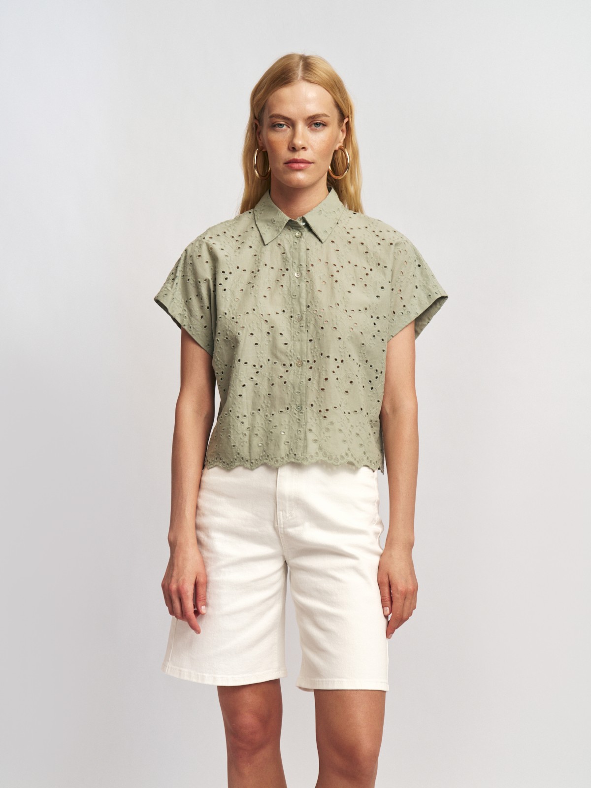 Рубашка из хлопка с вышивкой ришелье и коротким рукавом