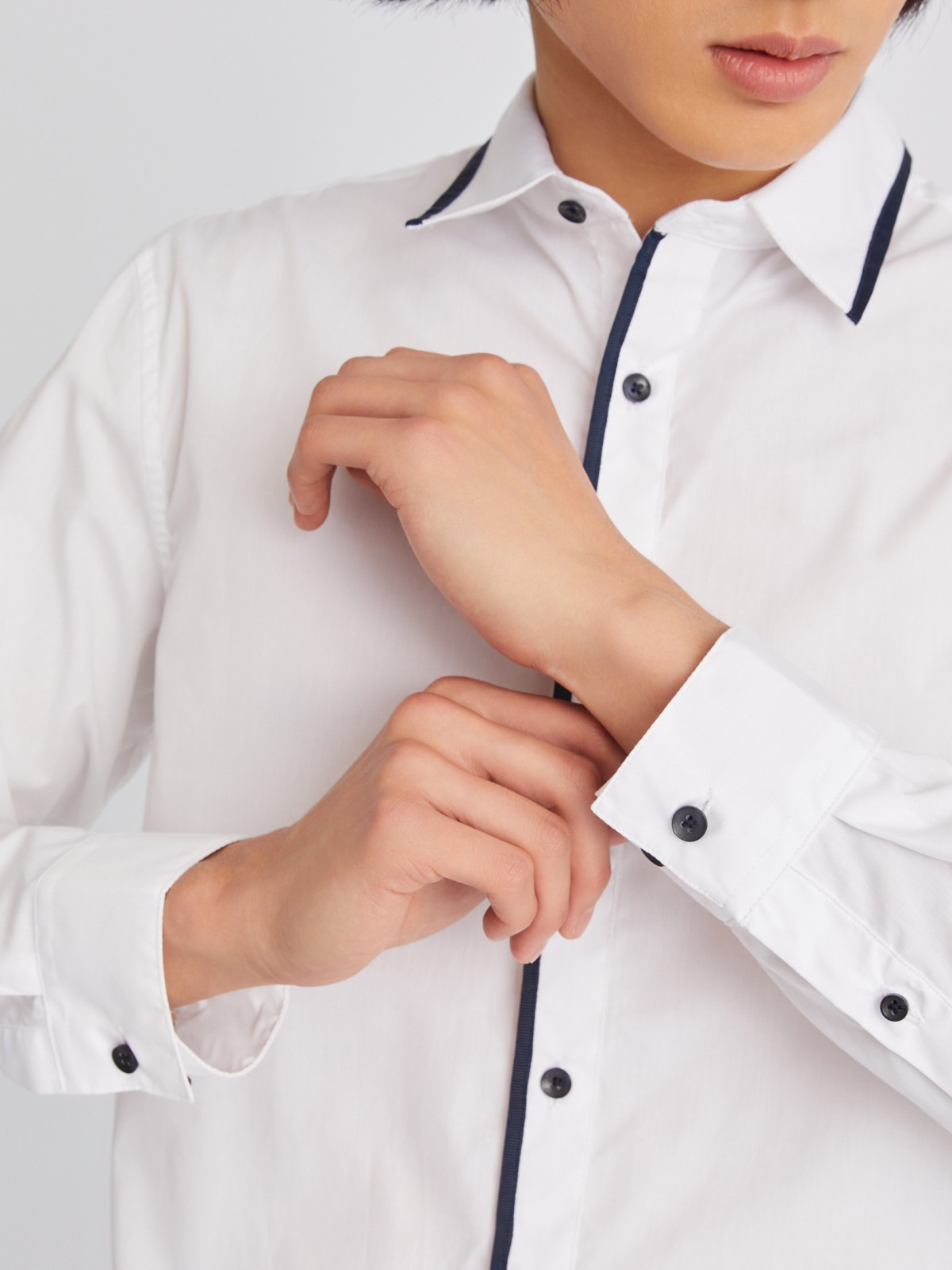 Офисная рубашка полуприталенного силуэта с длинным рукавом zolla 012322162063, цвет белый, размер XS - фото 3