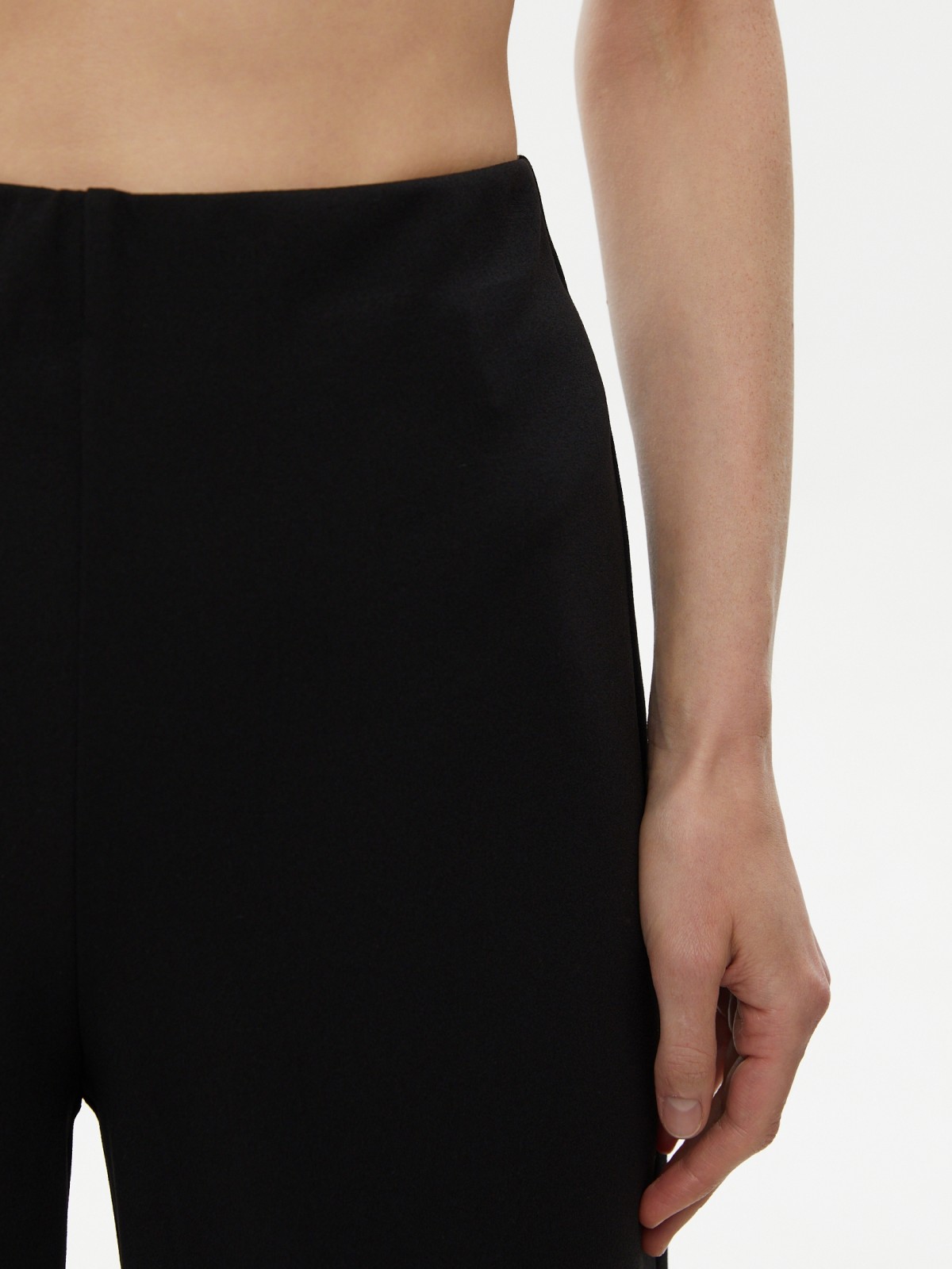 Широкие трикотажные брюки на резинке