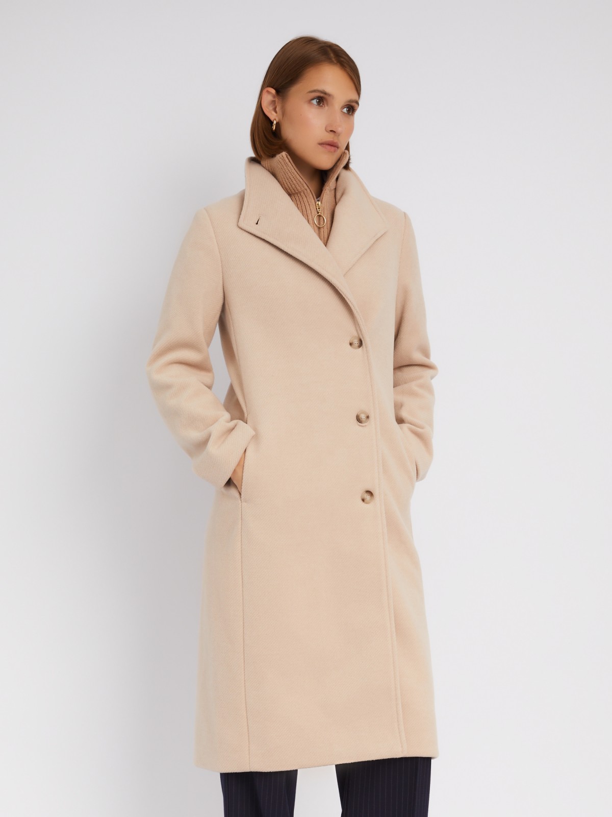 Длинное пальто без утеплителя на пуговицах с воротником на запах и поясом