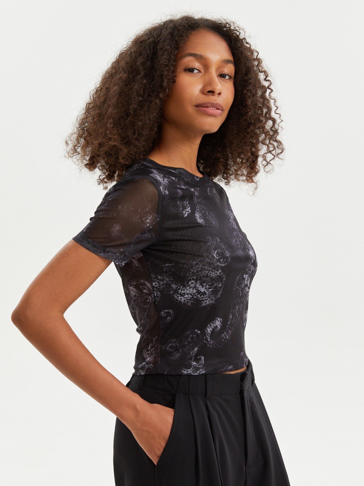 Топ-футболка из сетки с принтом