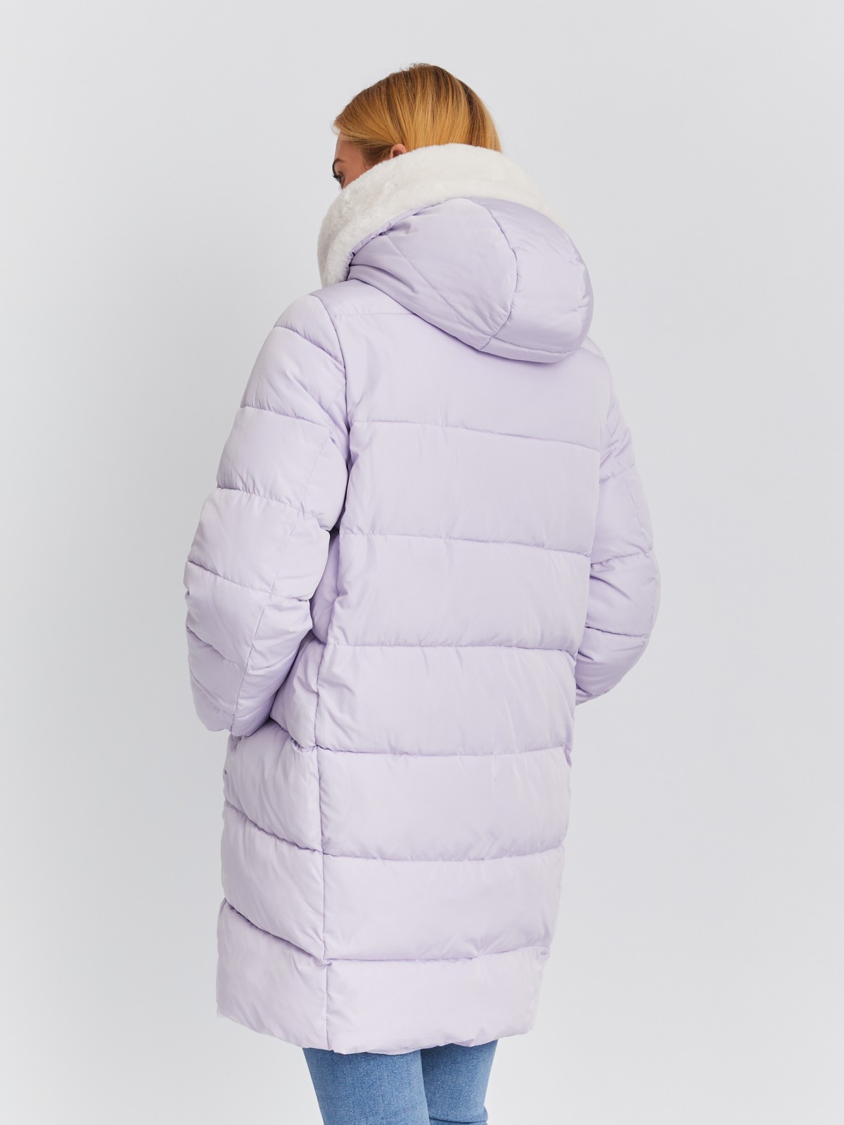 Тёплая стёганая куртка-пальто с капюшоном и отделкой из экомеха