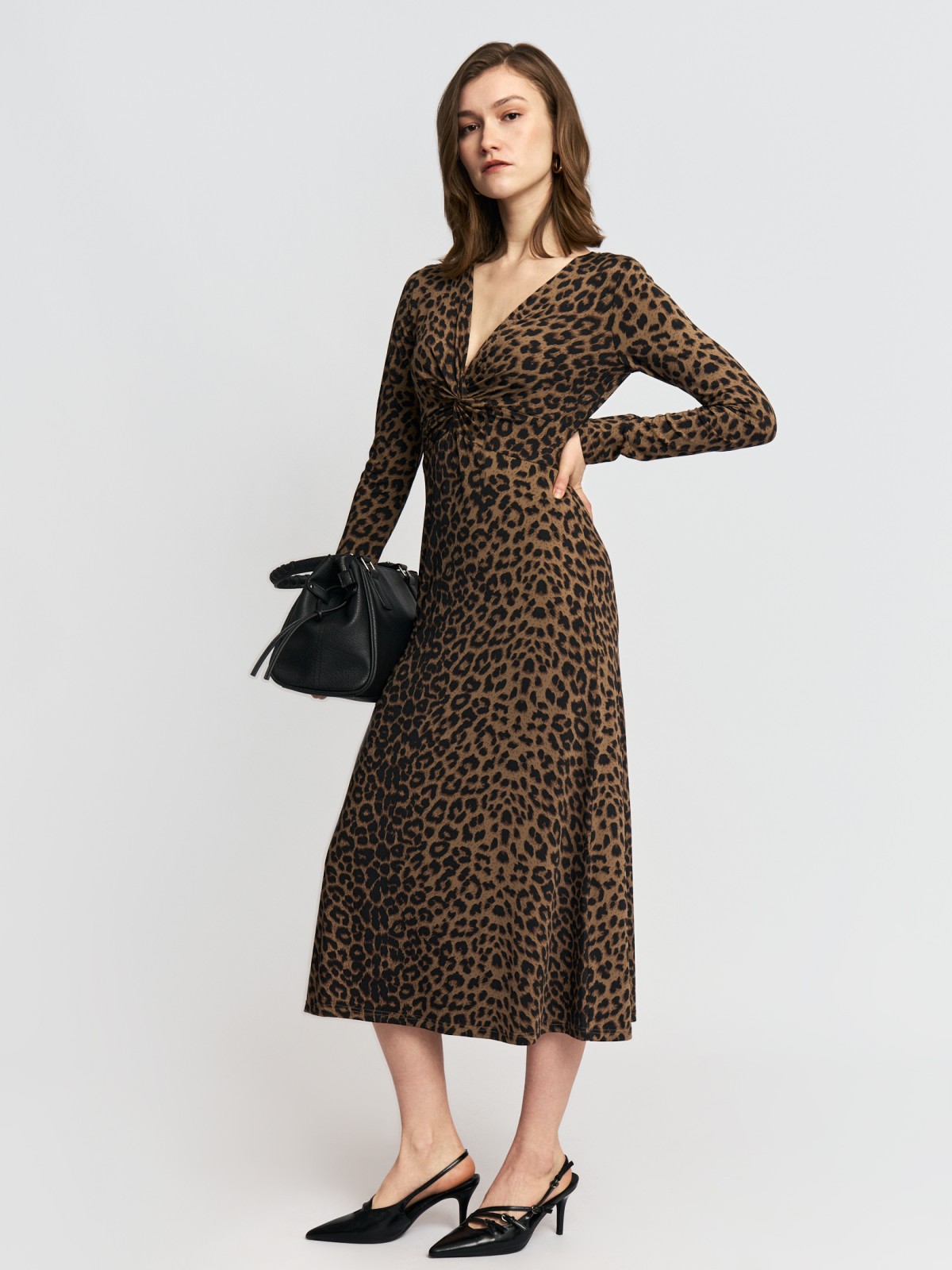 Леопардовое платье миди с декоративным узлом