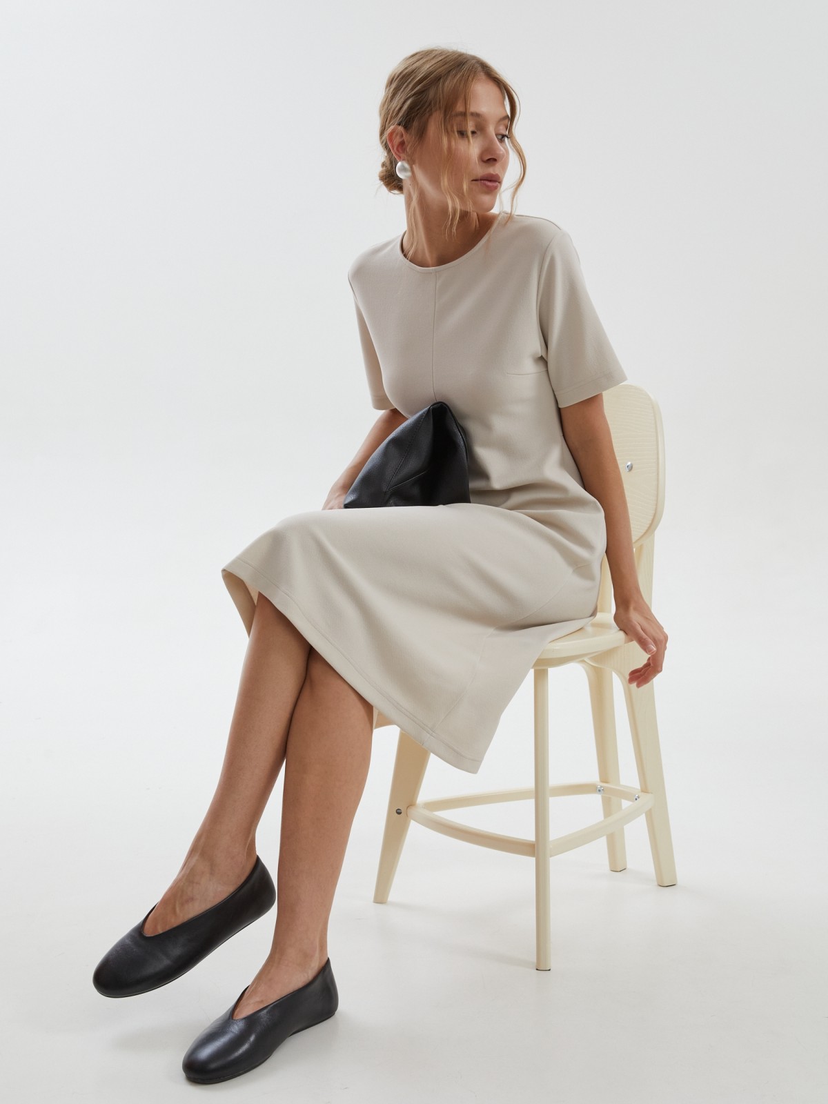 Платье-футболка миди с коротким рукавом