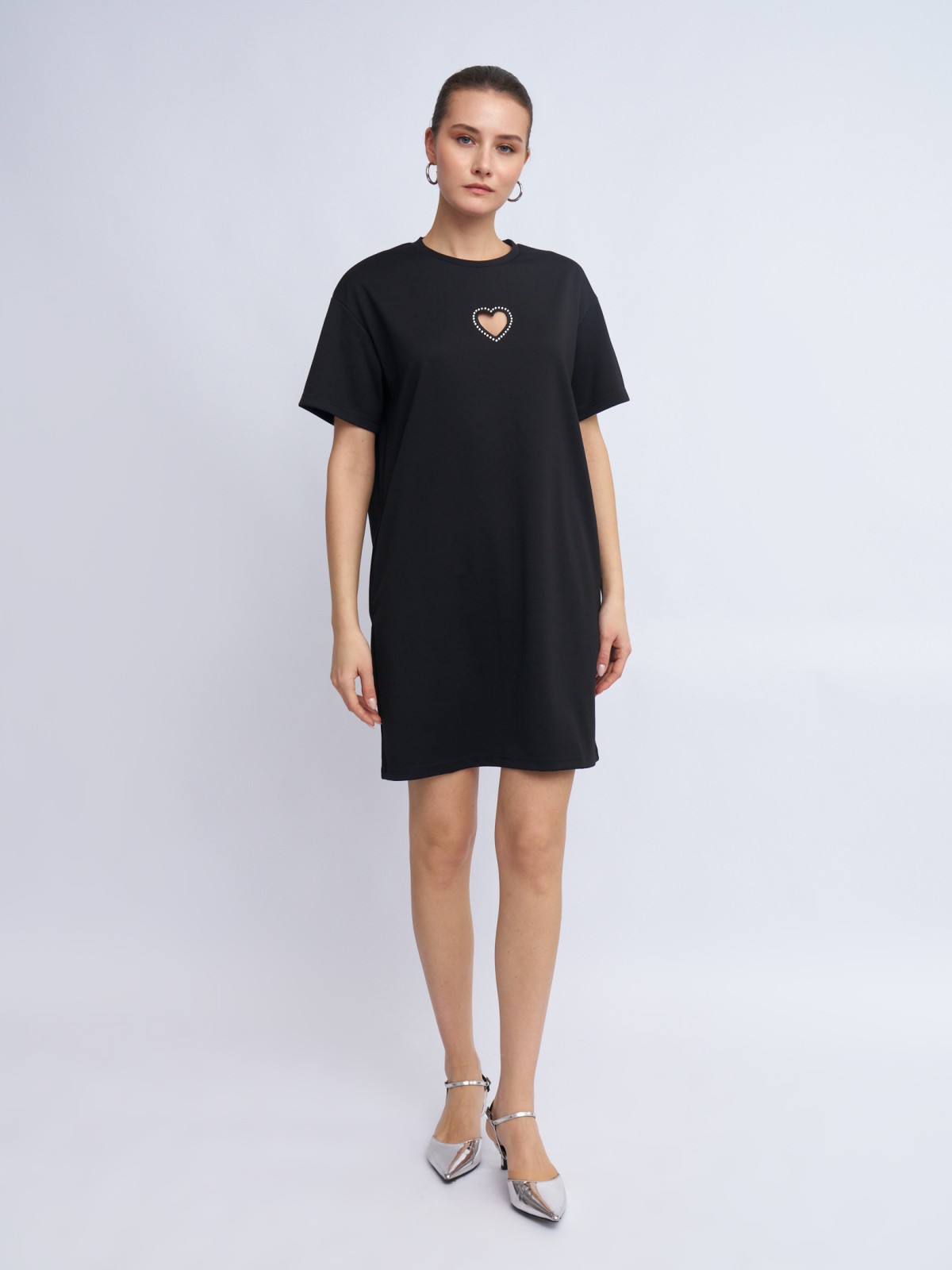 Платье-футболка с коротким рукавом и стразами