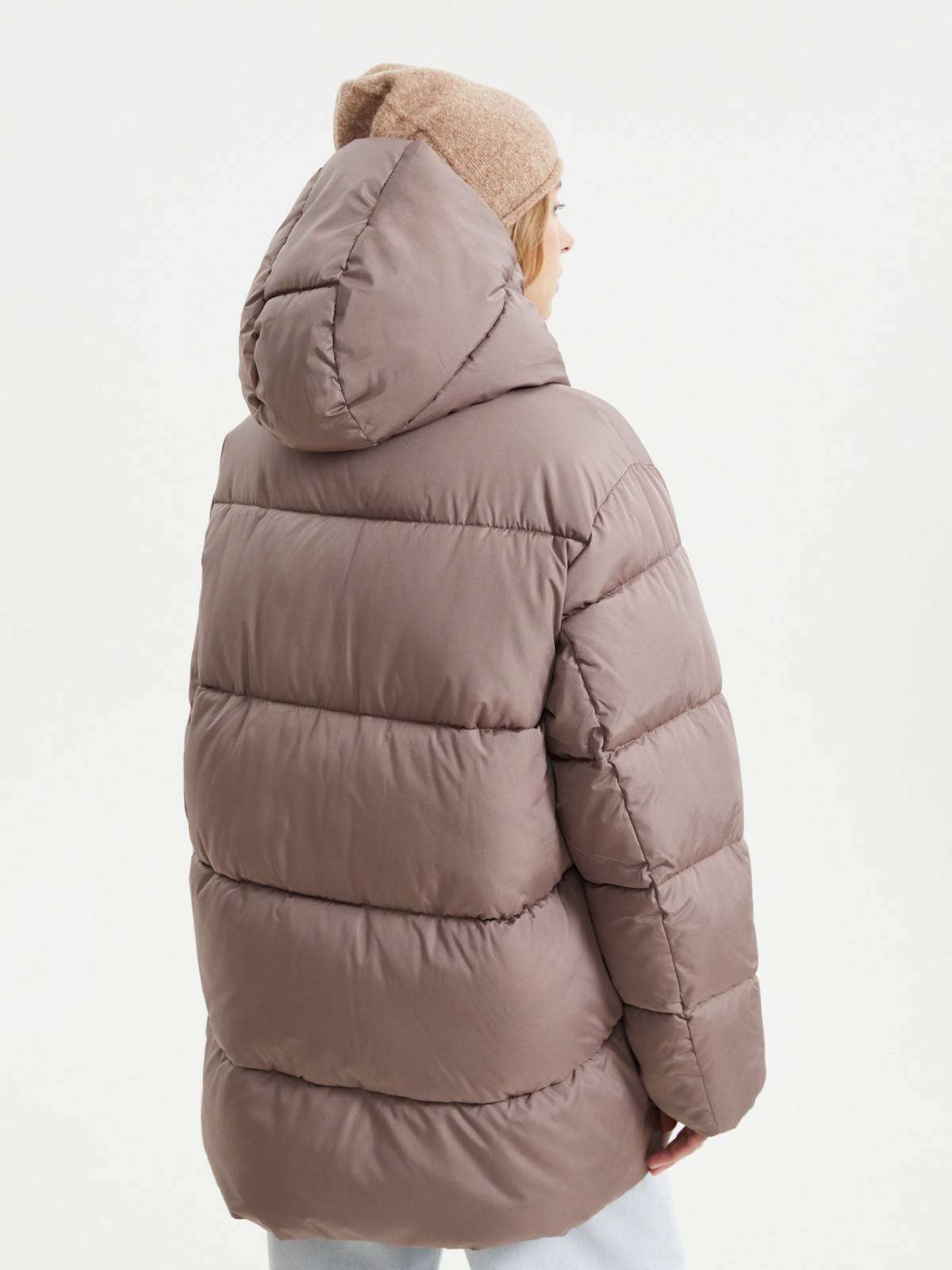 Короткая стёганая куртка с капюшоном