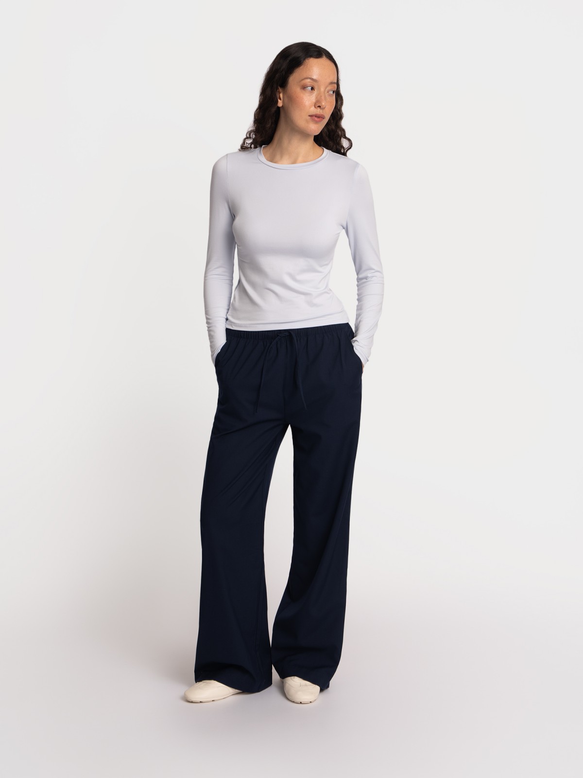 Прямые брюки на резинке с кулиской