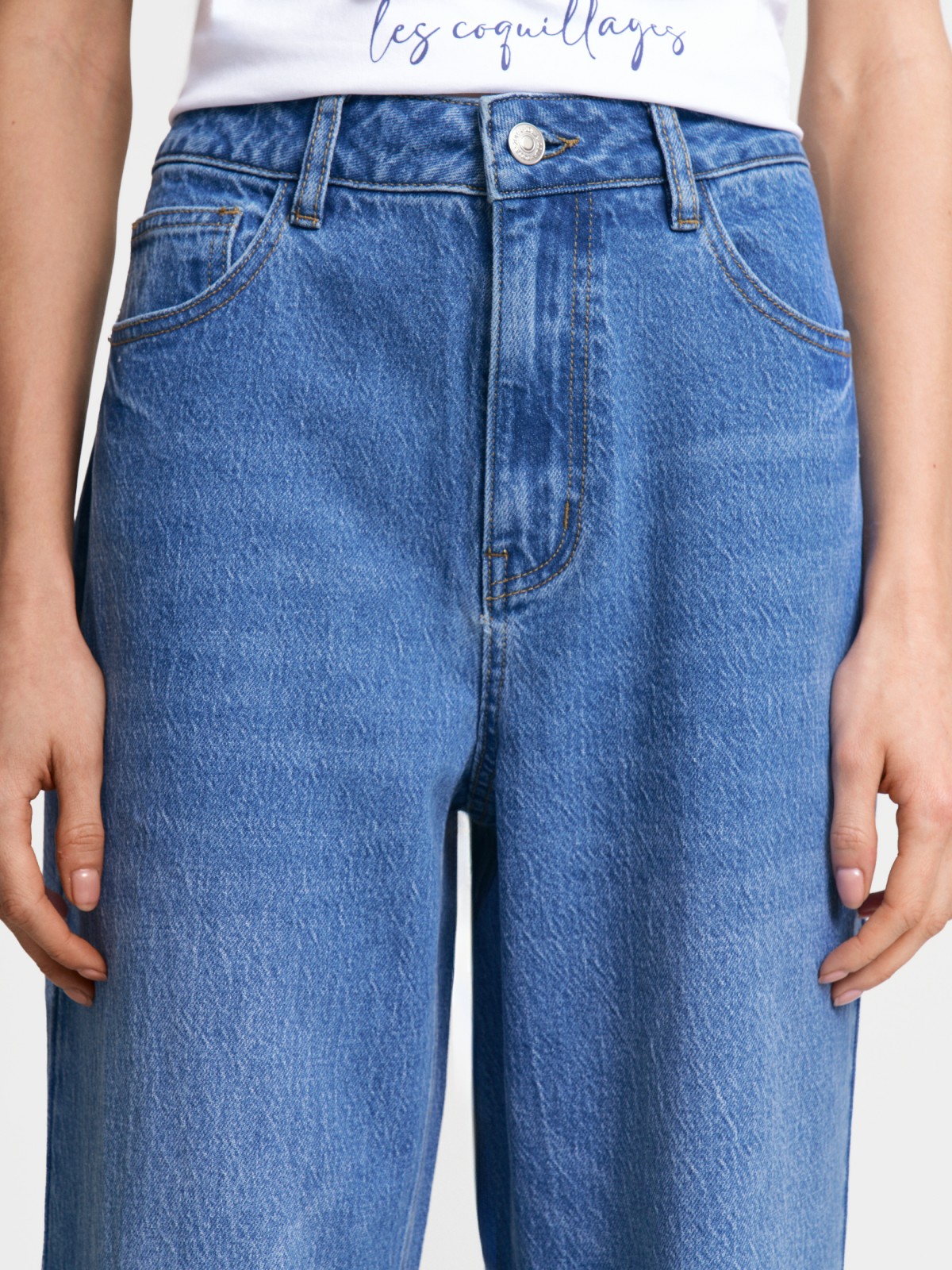 Джинсы прямого силуэта с высокой посадкой