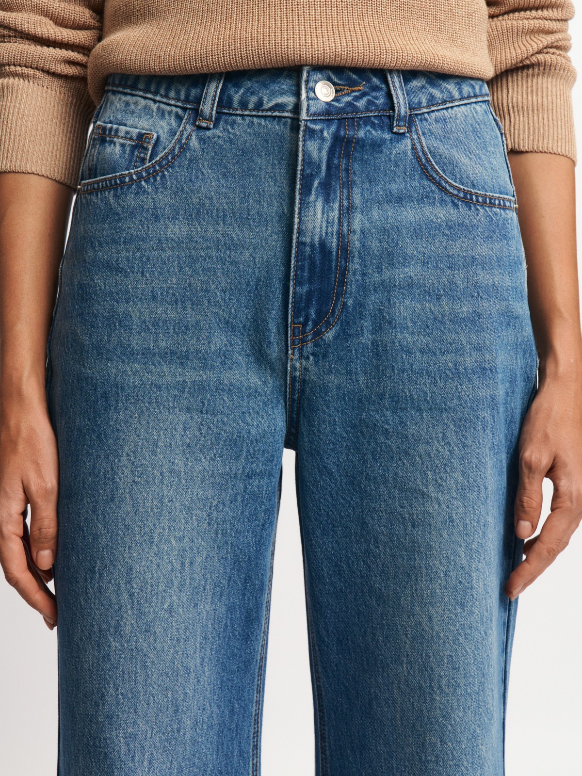 Джинсы силуэта Bootcut с высокой посадкой