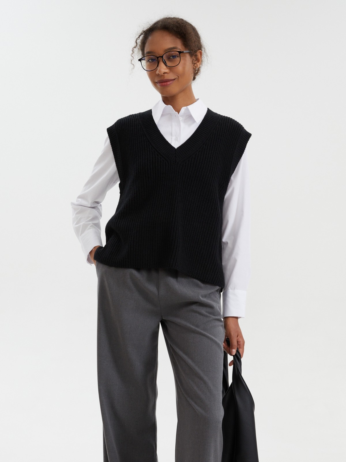 Вязаный жилет без рукавов