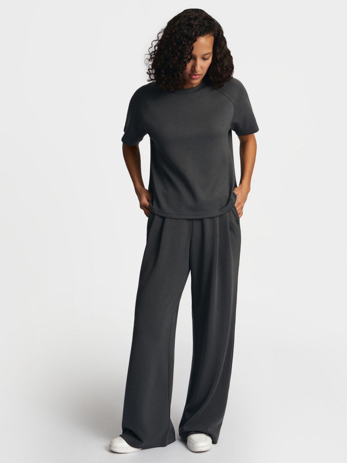 Трикотажная футболка однотонная