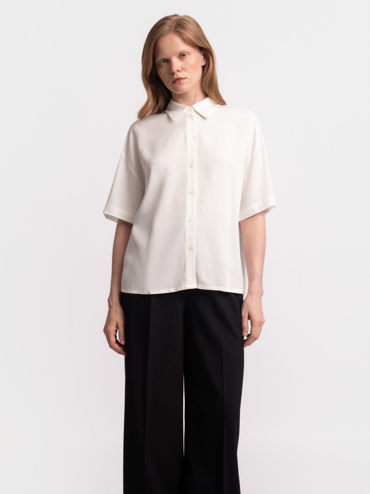 Рубашка из вискозы с коротким рукавом