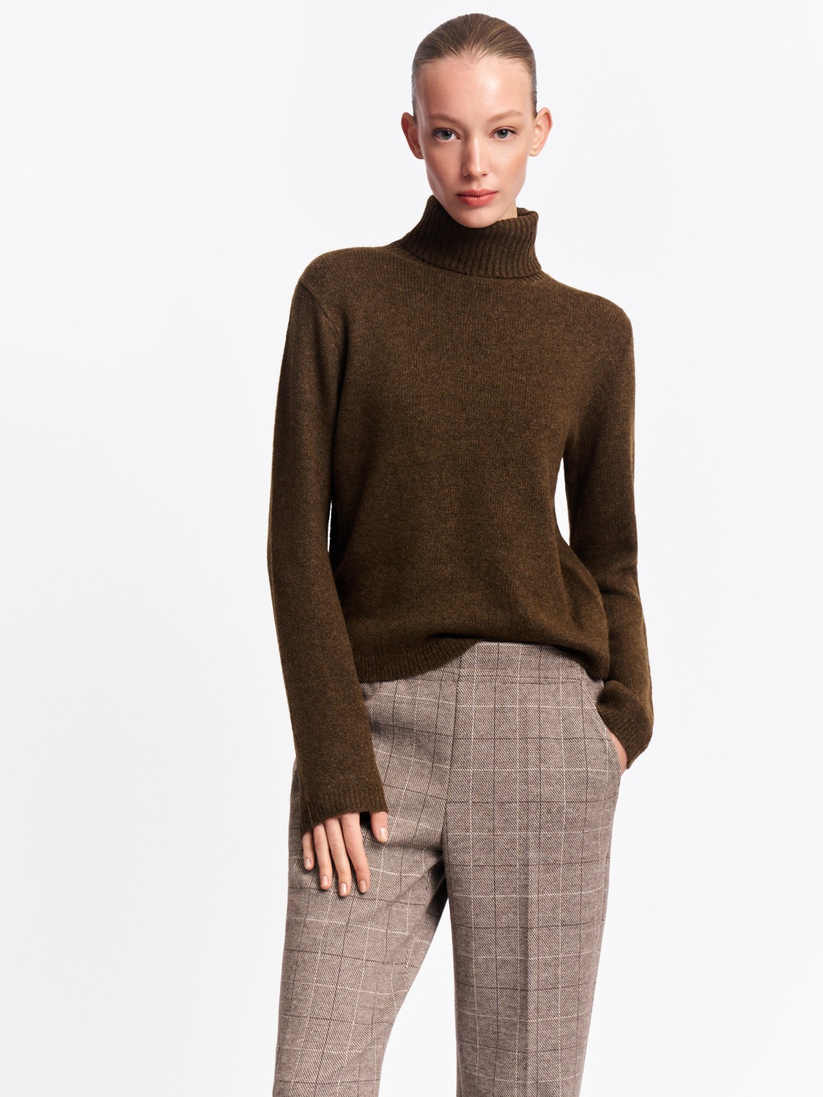 Вязаный свитер с шерстью