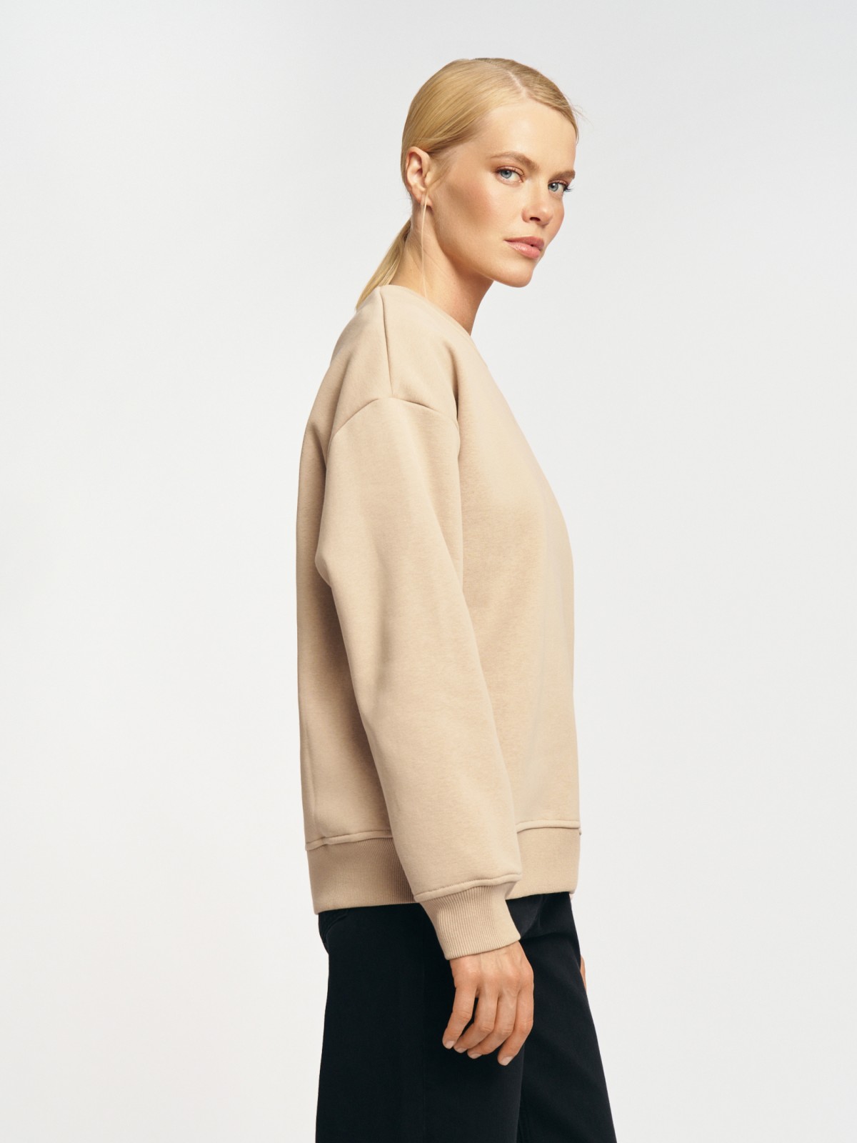 Тёплый трикотажный свитшот с начёсом