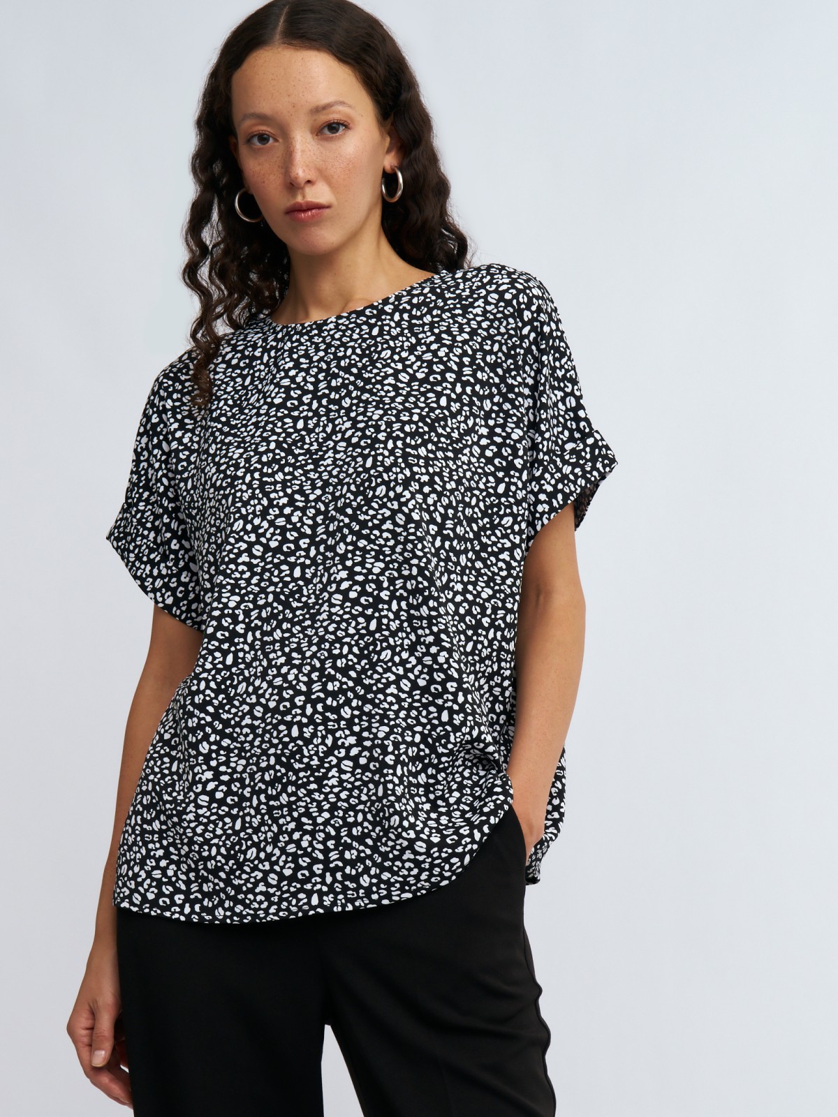 Блузка с коротким рукавом и принтом