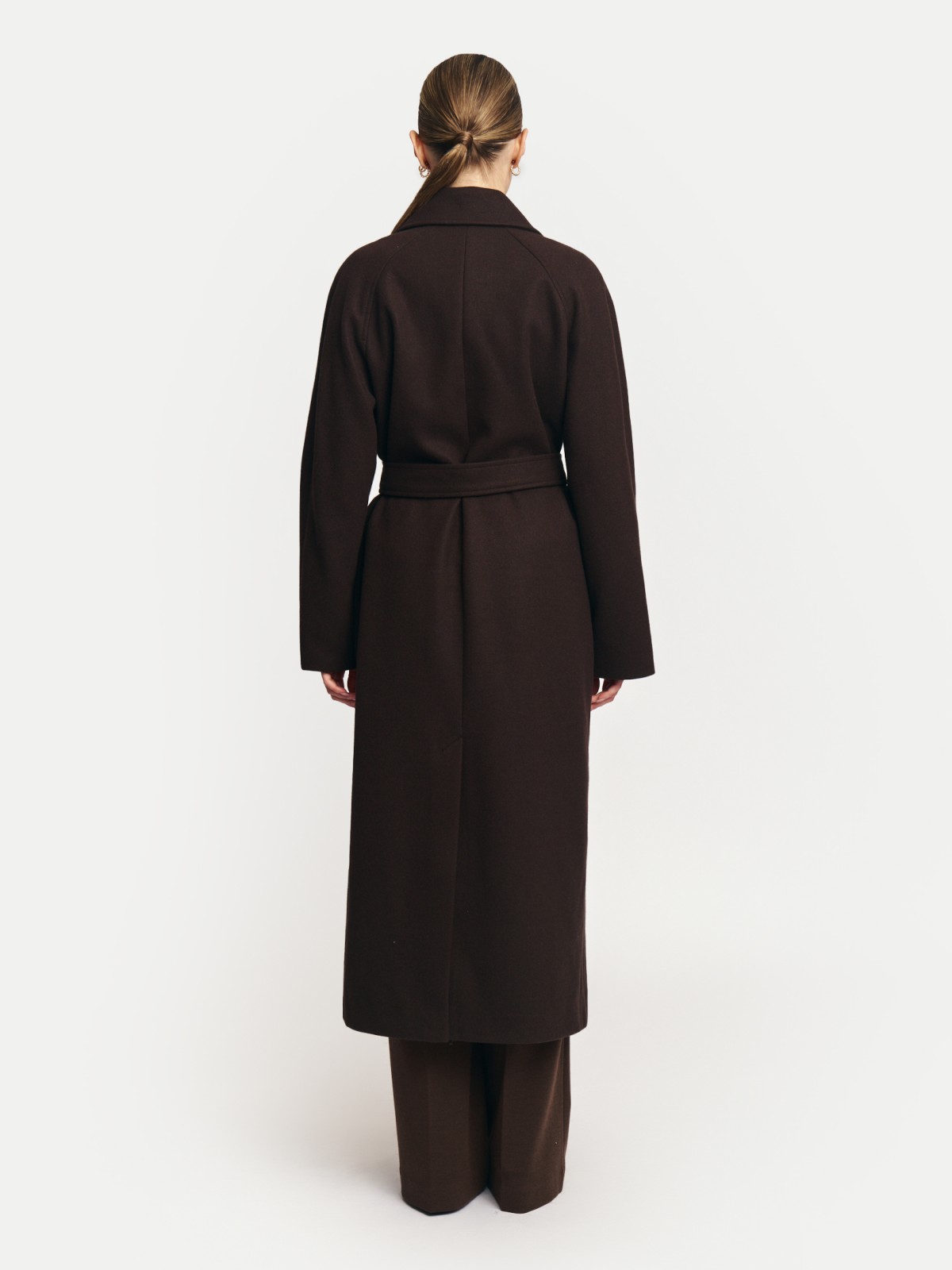 Тёплое двубортное пальто с поясом