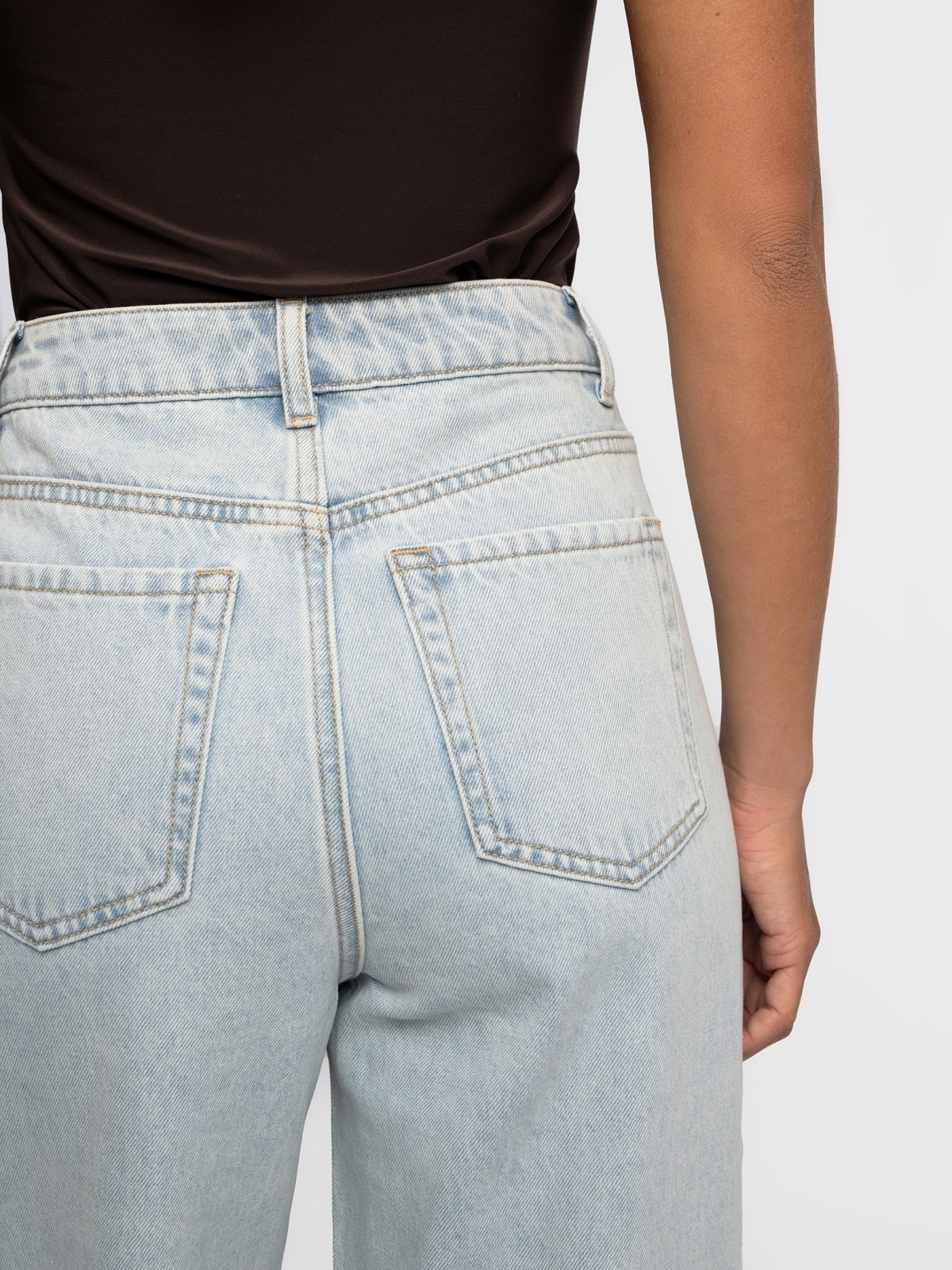 Джинсы силуэта Wide с высокой посадкой