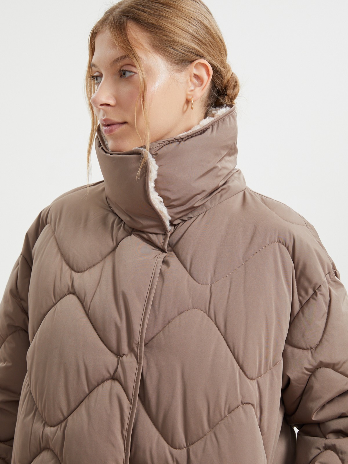 Тёплая стёганая куртка с воротником