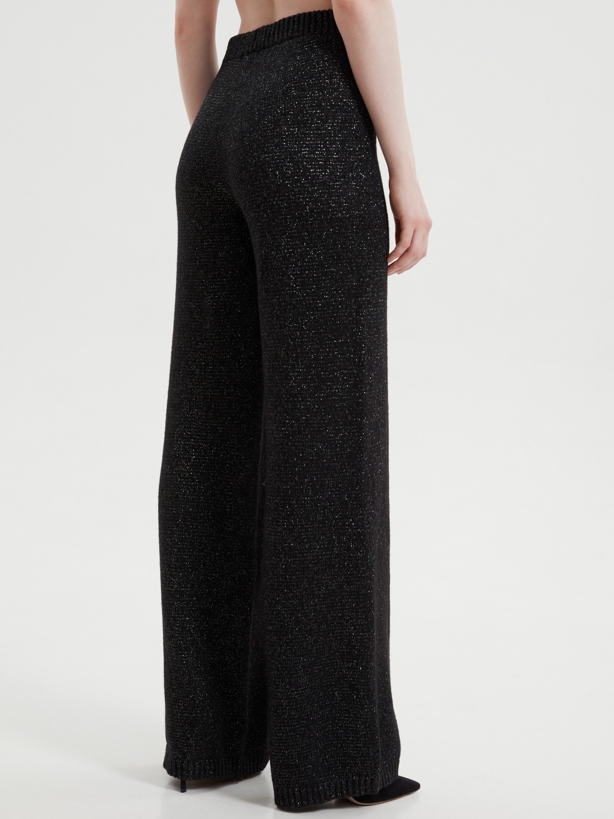 Вязаные брюки на резинке с люрексом