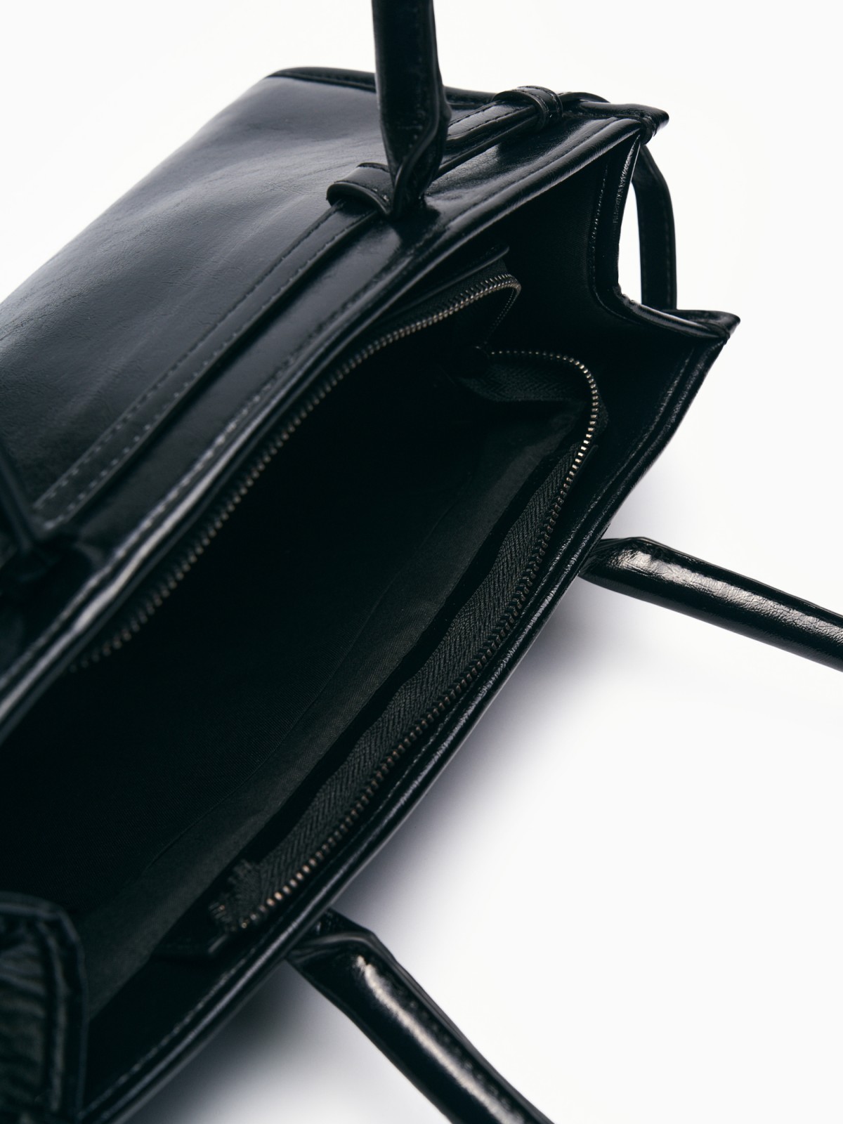 Сумка из экокожи на молнии