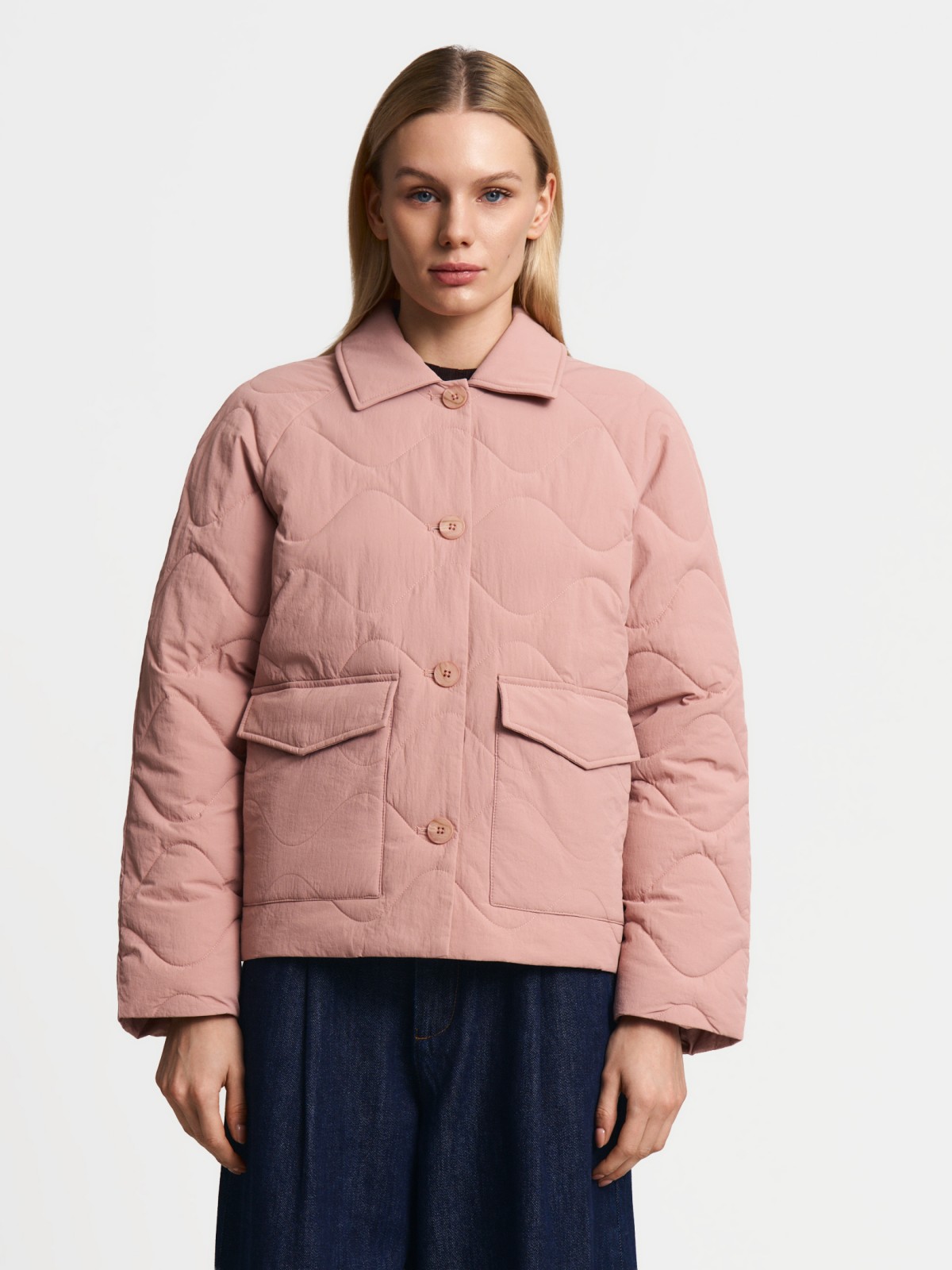 Утеплённая короткая куртка