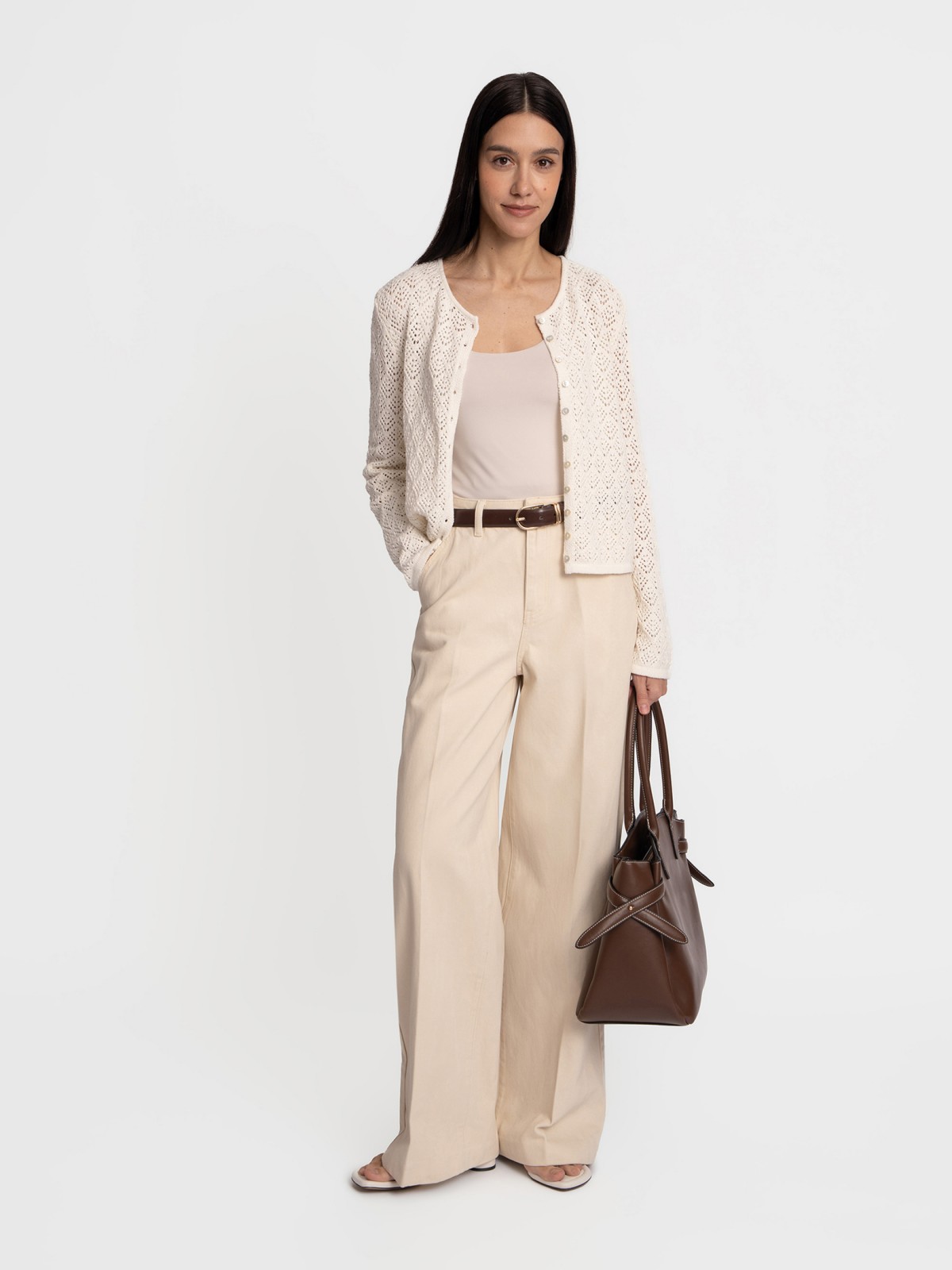 Вязаный ажурный кардиган на пуговицах