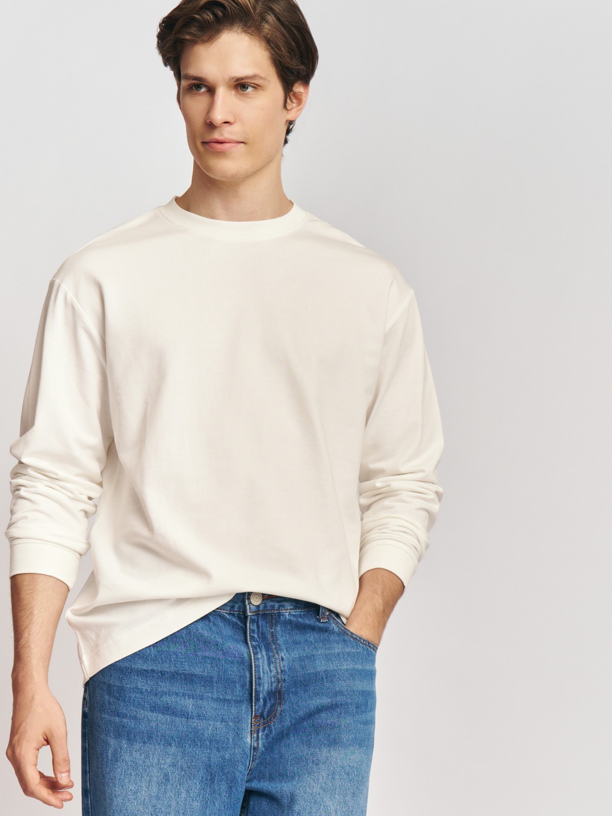 Однотонный лонгслив из хлопка с длинным рукавом