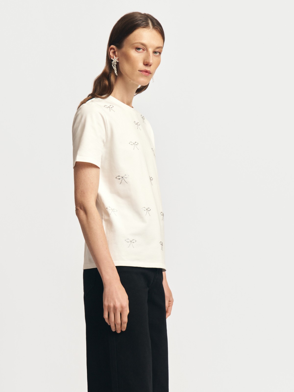 Футболка из хлопка со стразами