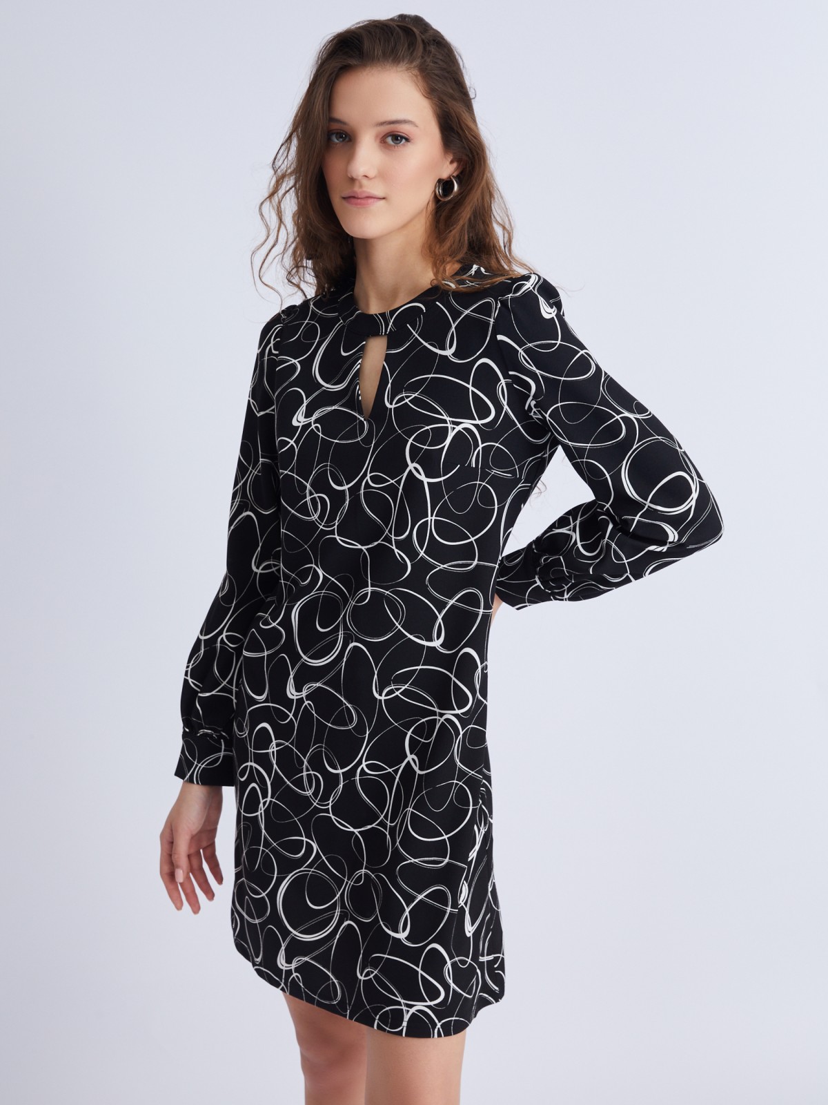 Платье А-силуэта в длине мини с вырезом и абстрактным принтом zolla 22333819F022, цвет черный, размер M