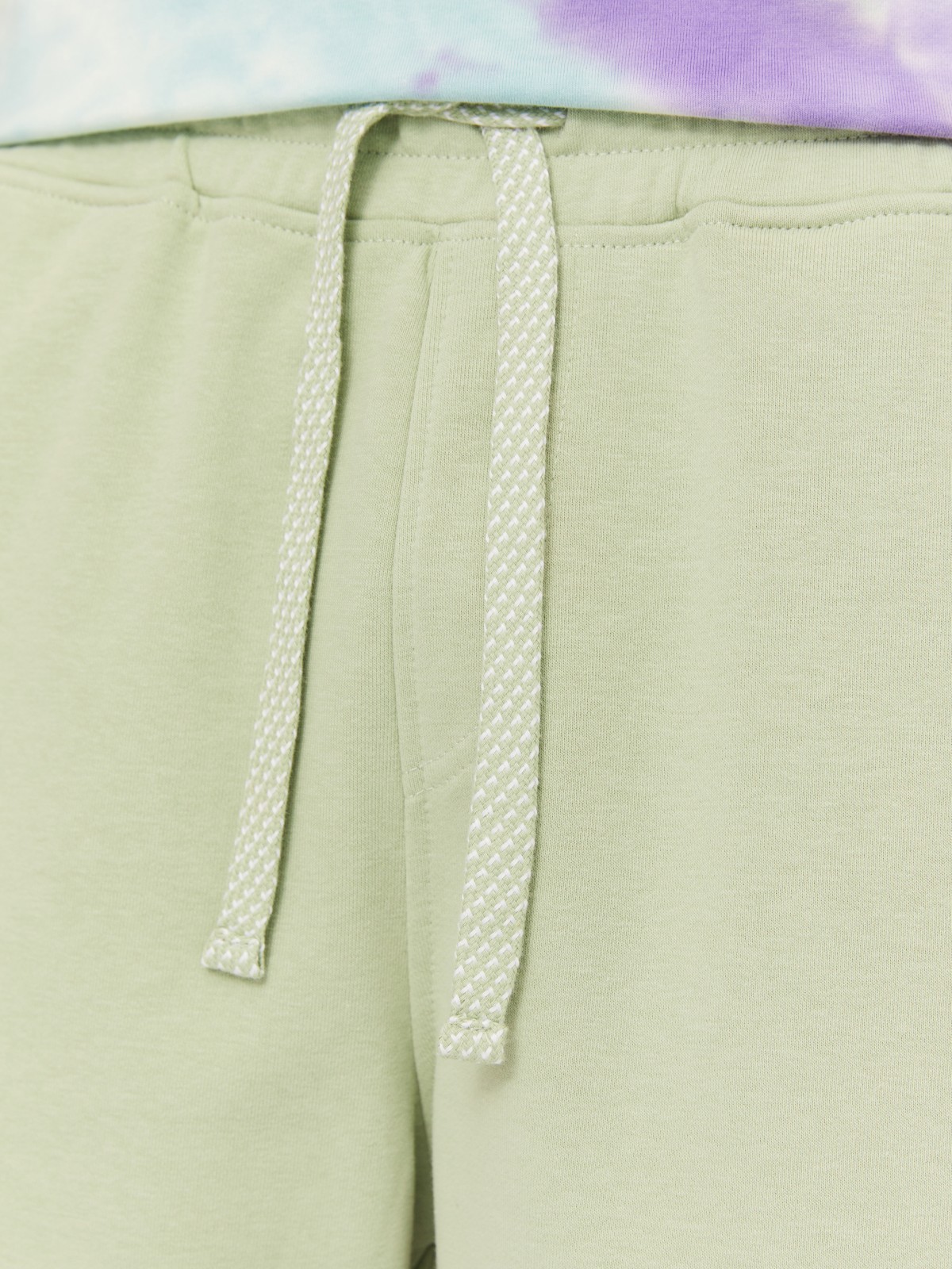 Трикотажные шорты на резинке