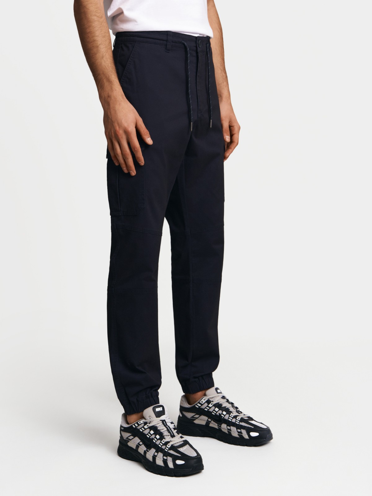 Брюки джоггеры из хлопка с карманами карго