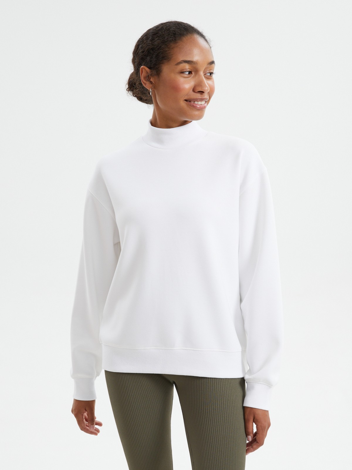 Свитшот с воротником-стойкой