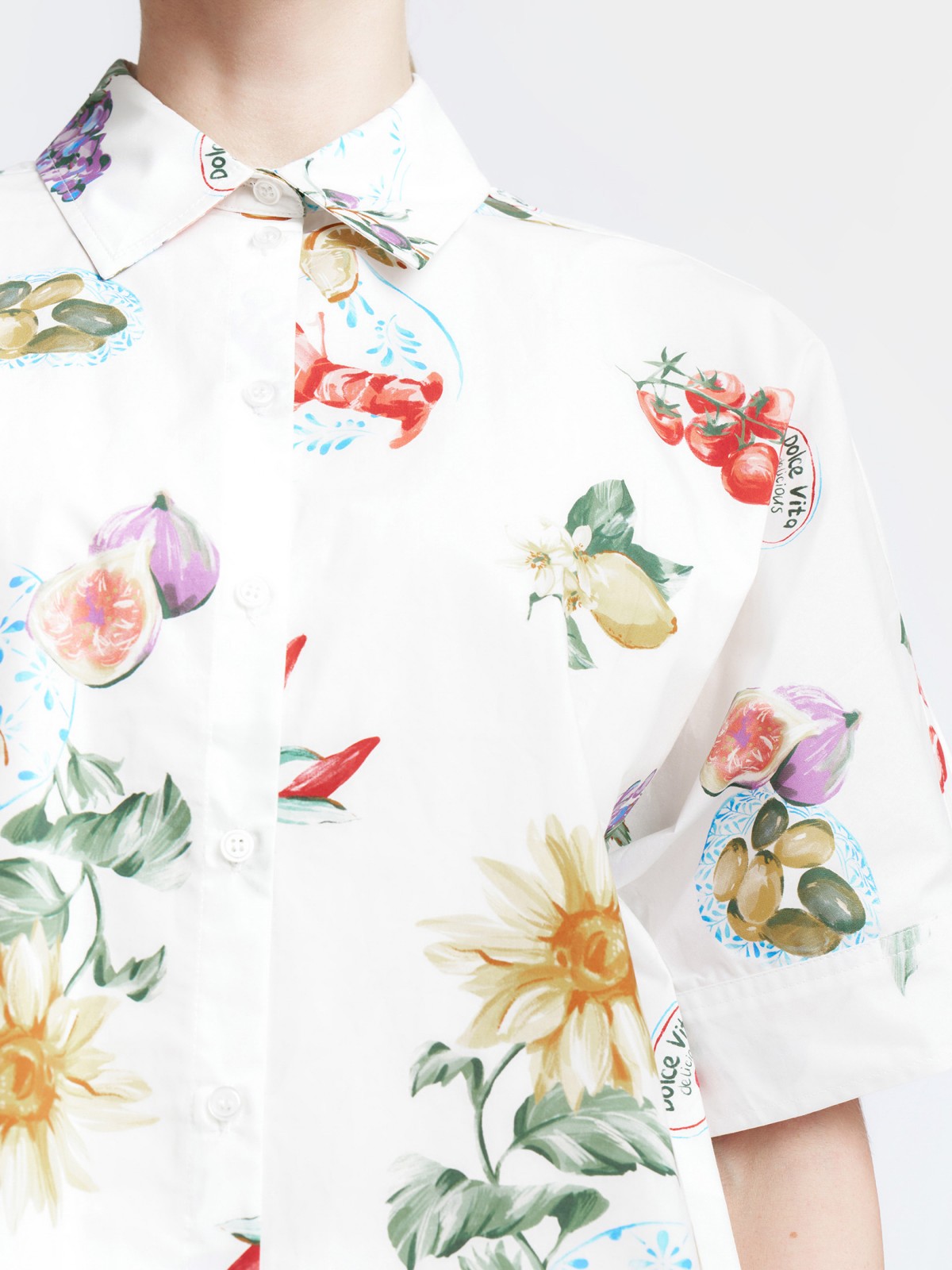 Блузка с короткими рукавами